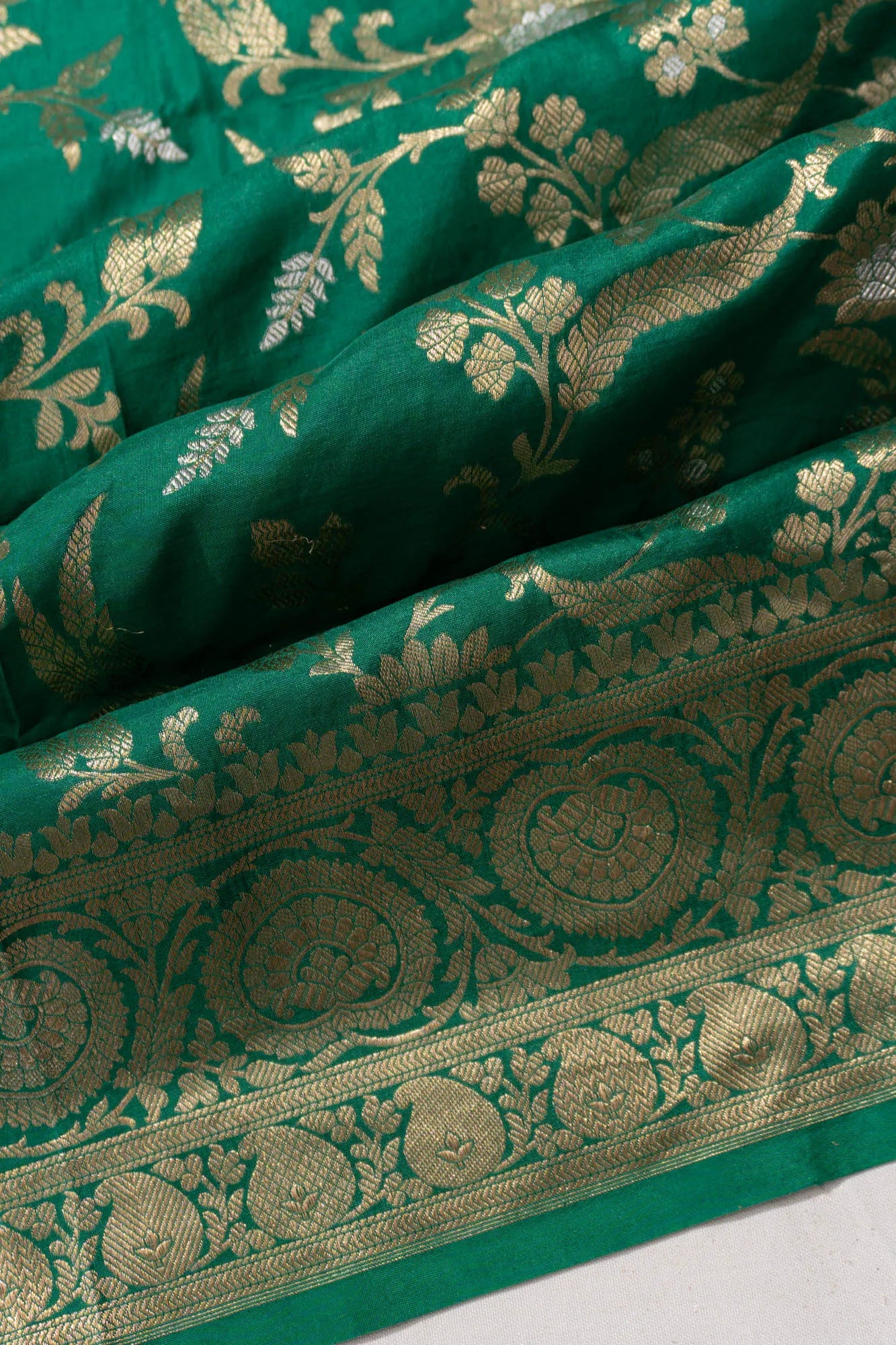 Vaanya Banaras Jaal Green Saree