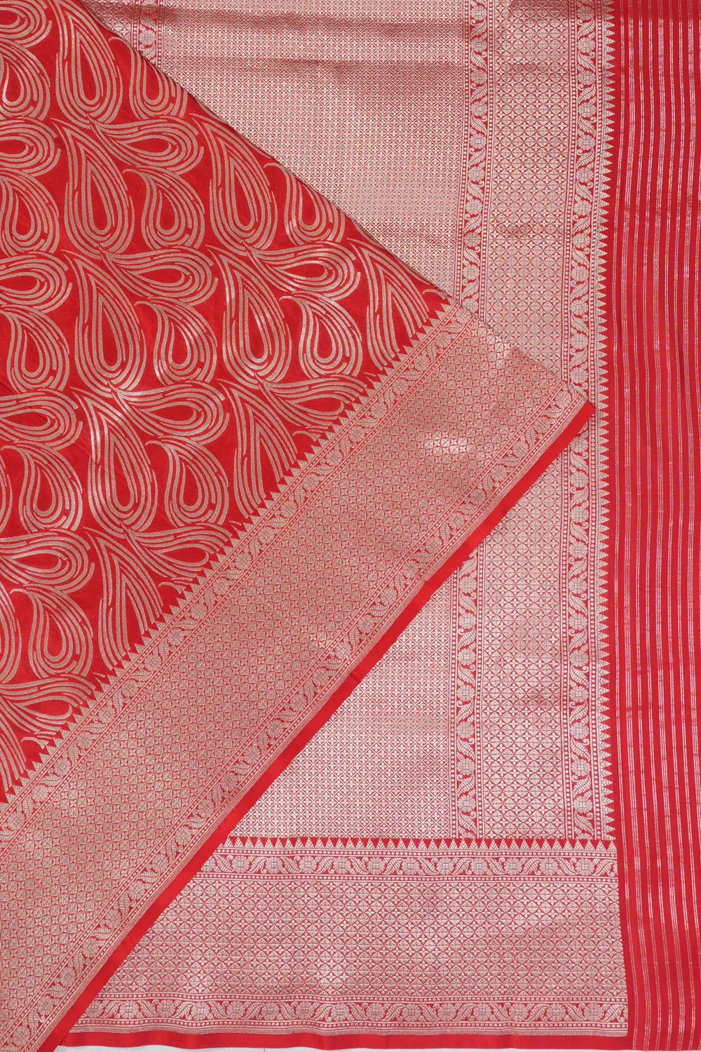 Vaanya Banaras Brocade Red Saree