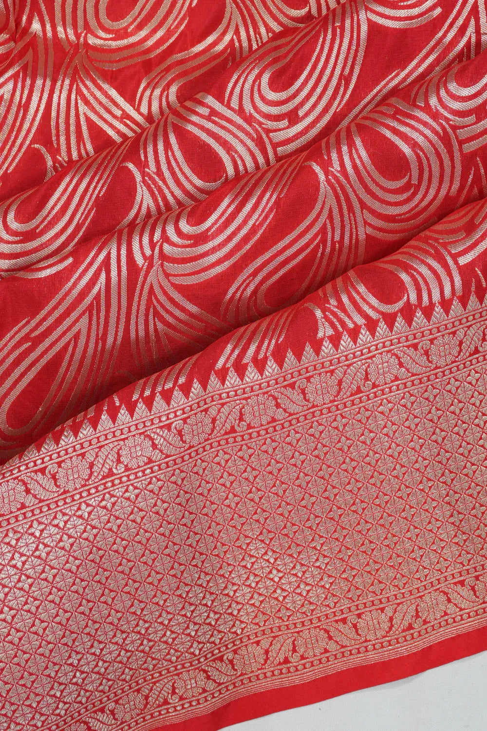 Vaanya Banaras Brocade Red Saree