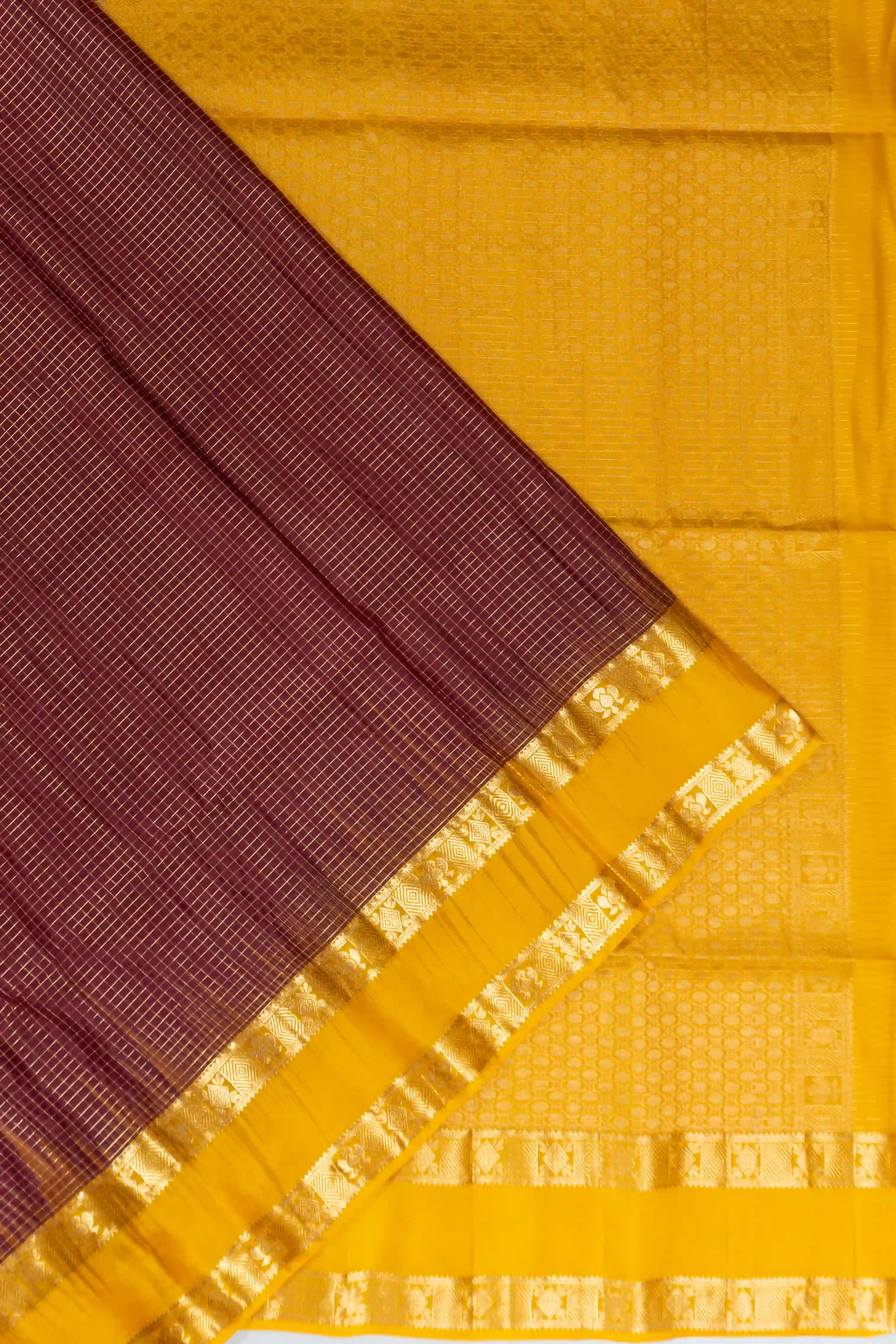 Taranga Kanchi Silk Checks Maroon Saree With Rettai Pettu Border