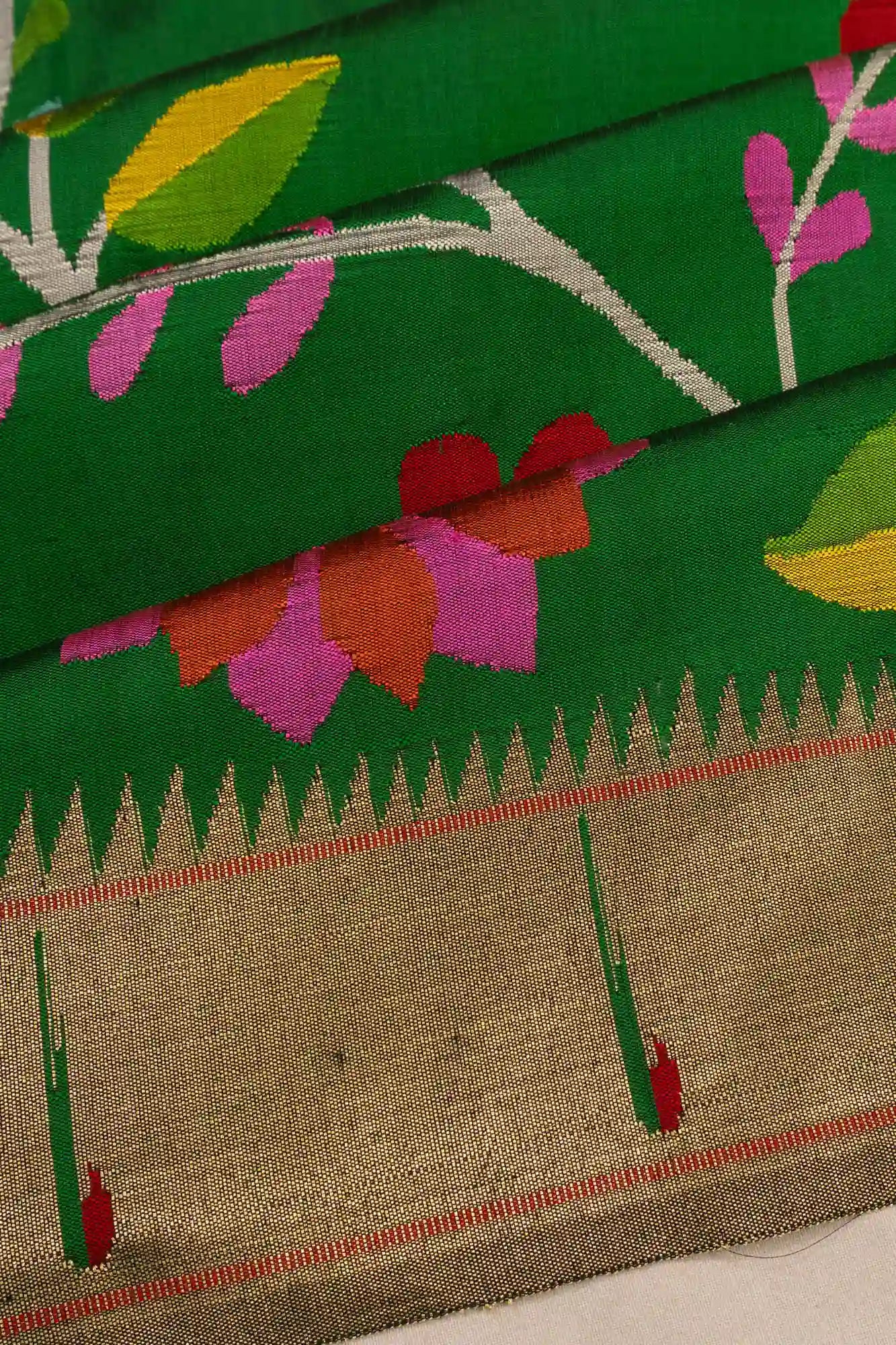 Paithani Silk All Over Jaal Bottle Green Saree With Single Muniya Border
