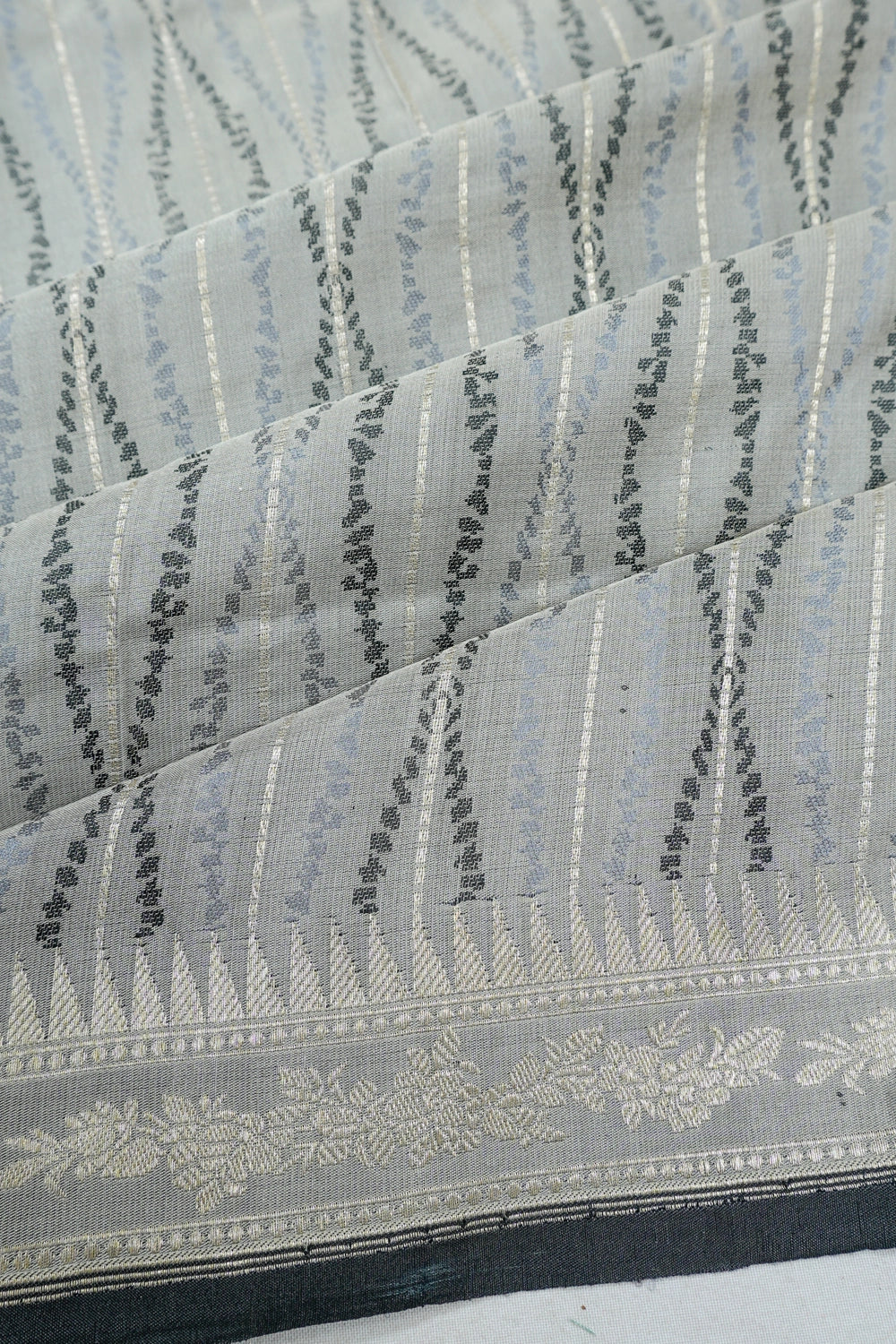 Vaanya Banaras Silk Brocade Grey Saree