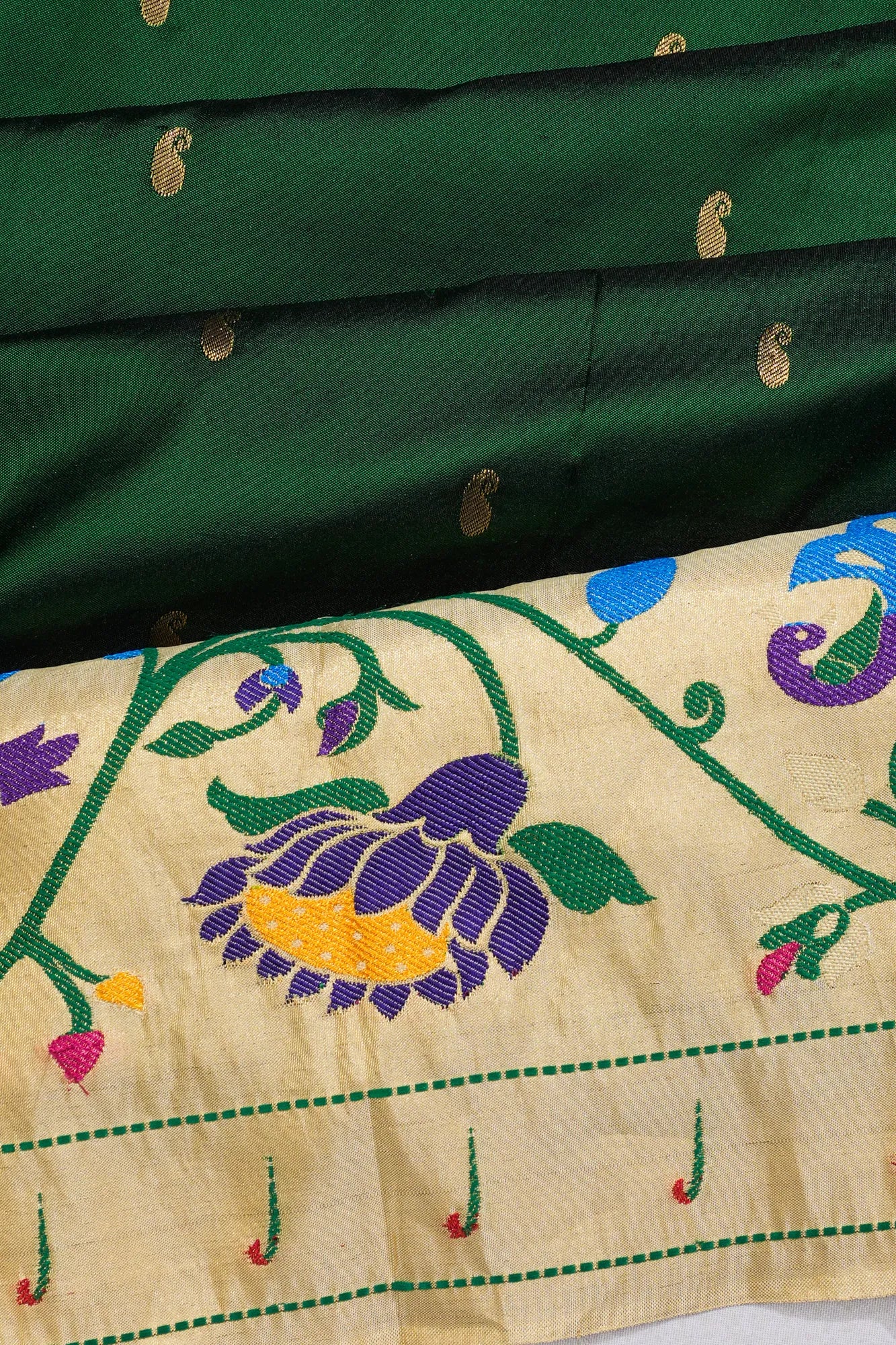 Muniya Silk Butta Bottle Green Saree