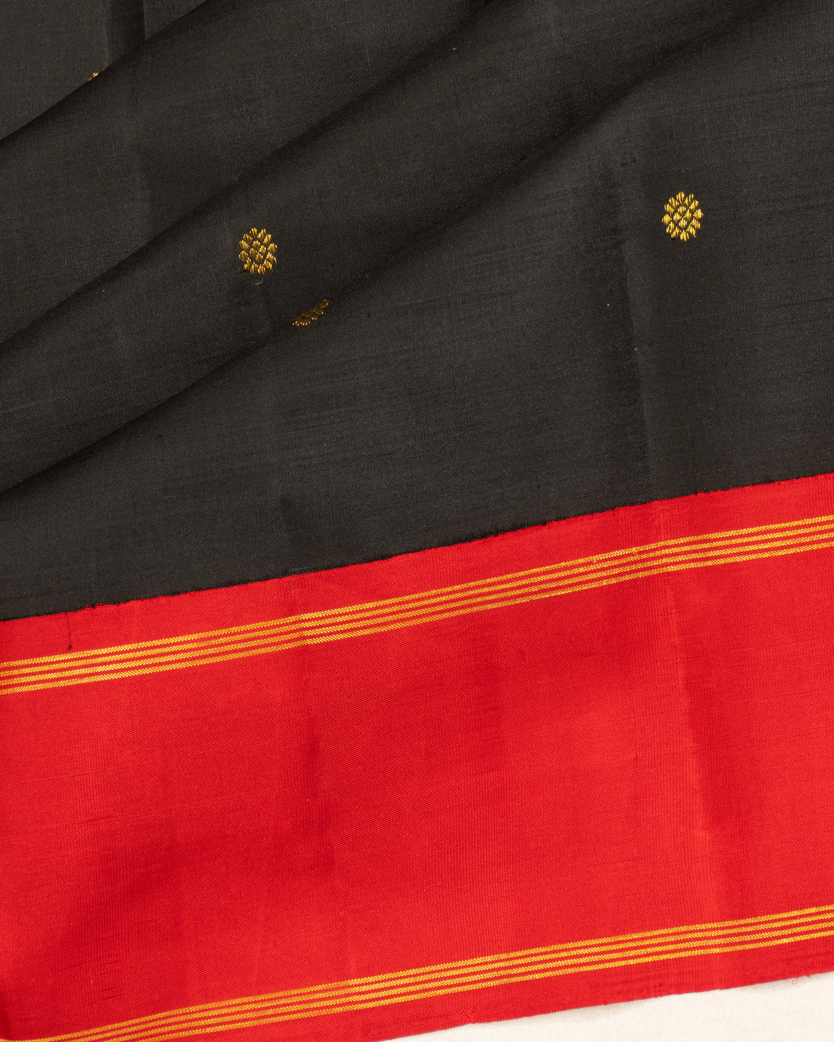 Kanchipuram Silk Butta Black Saree With Ganga Jamuna Border