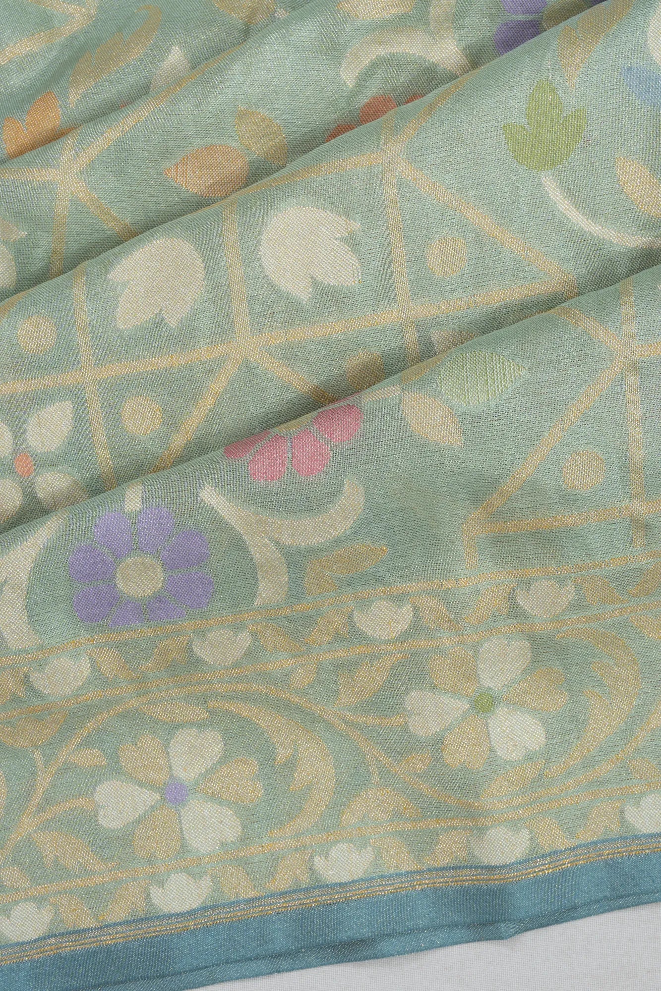 Banarasi Silk Jaal And Butta Pastel Green Saree With Meenakari