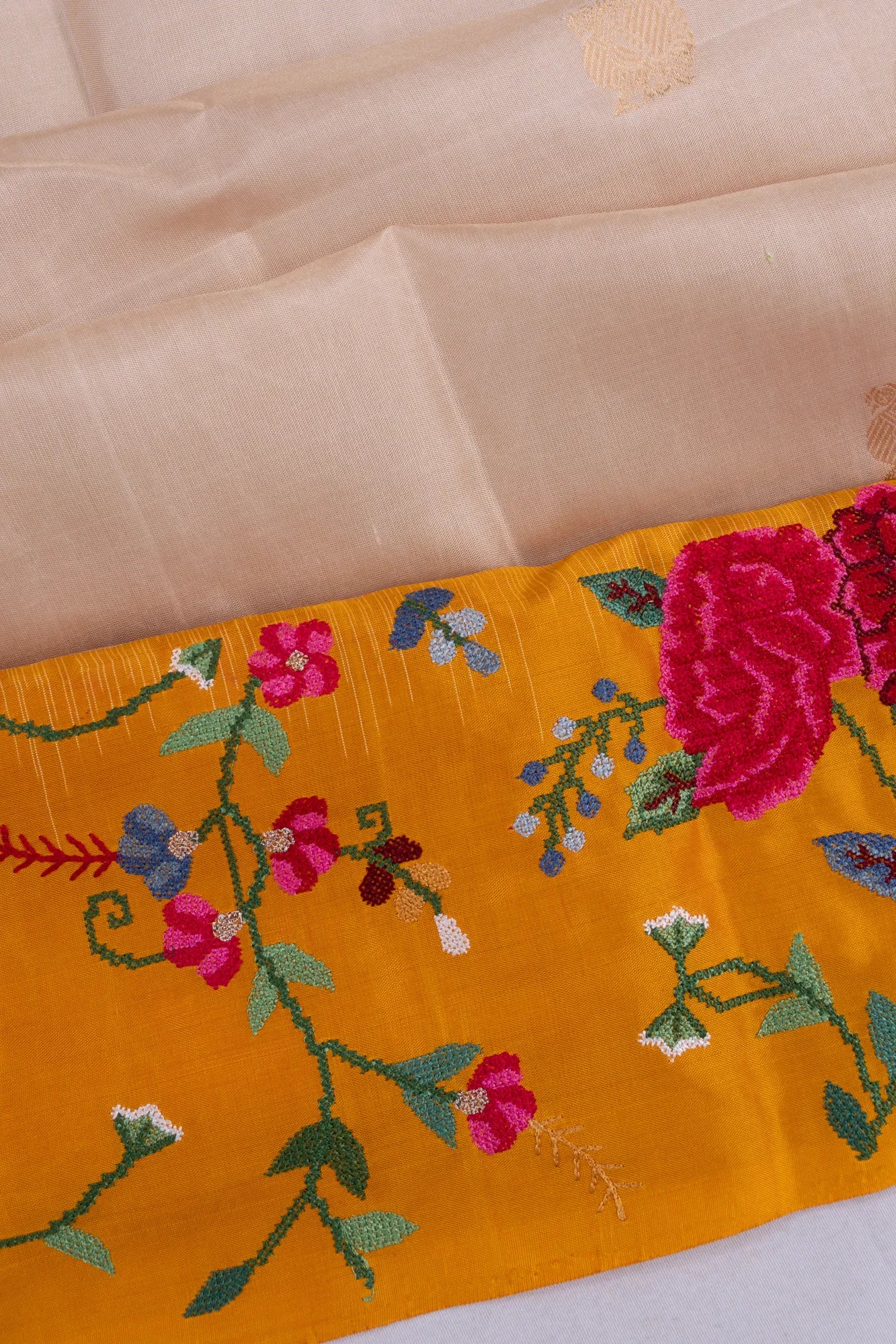 Taranga Kanchi Silk Butta Beige Saree With Embroidery Border