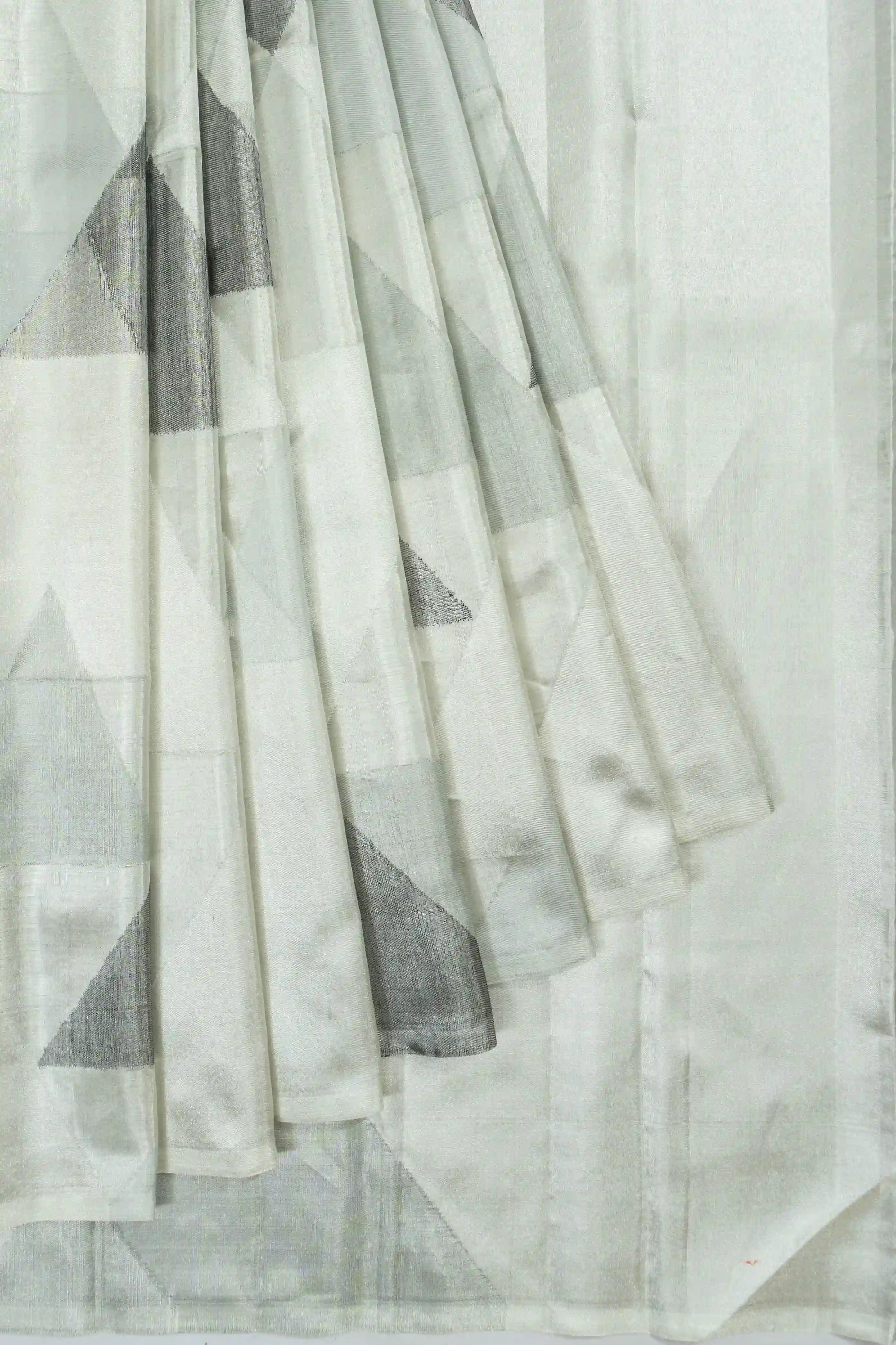 Kanchipuram Silk Tissue Twill Geometrical Brocade Silver Saree