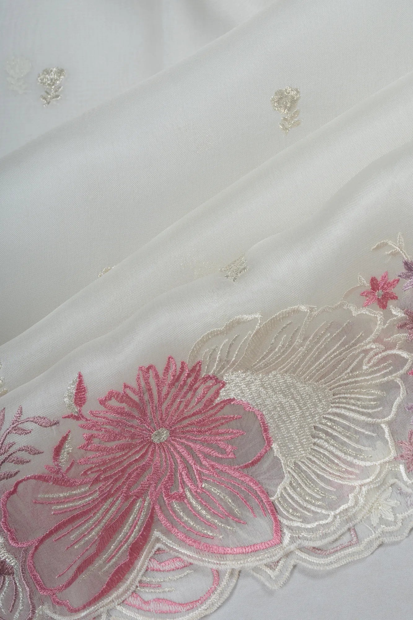 Organza Butta White Saree With Embroidery Scallop Border