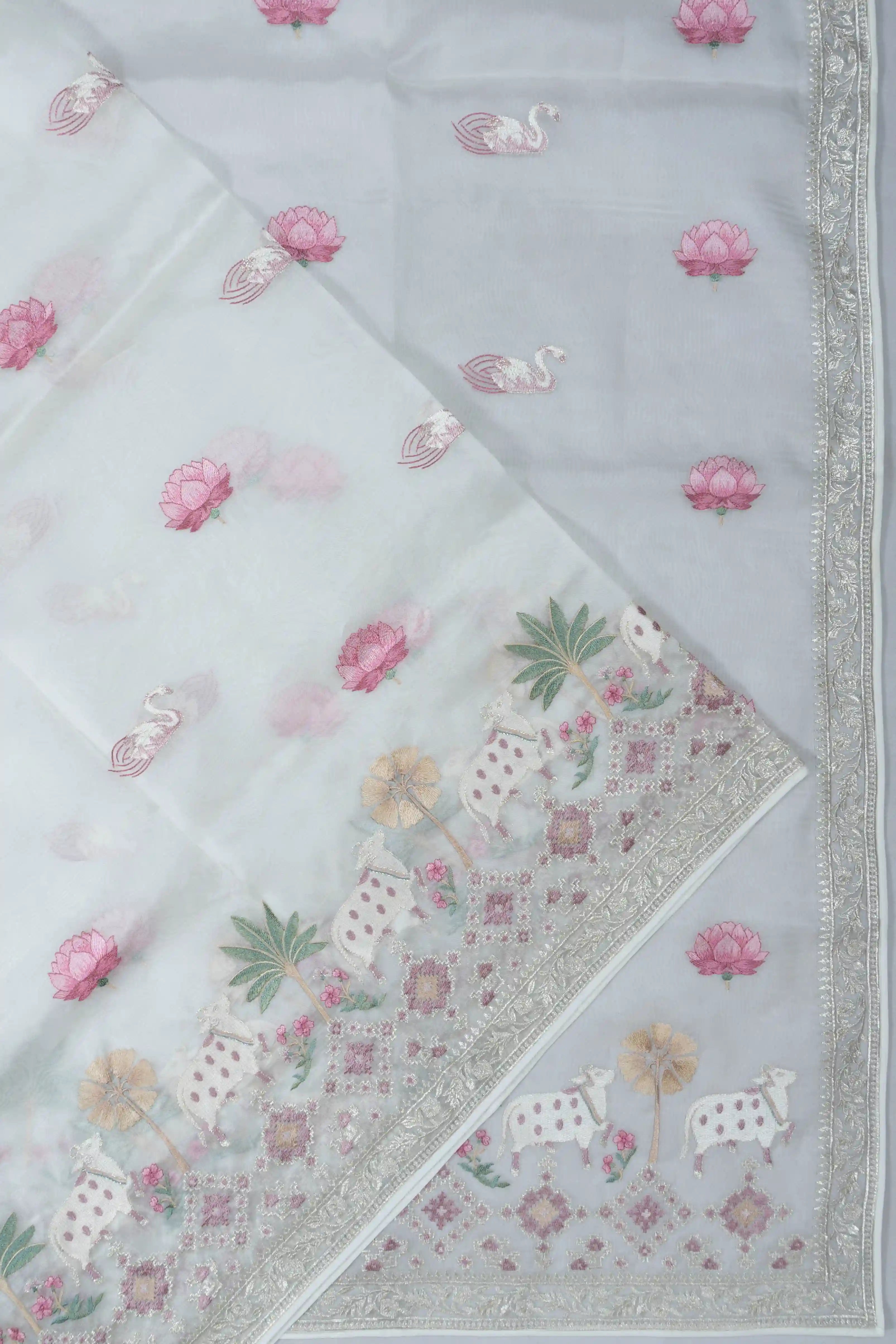 Organza Embroidery Butta White Saree With Pichwai Border