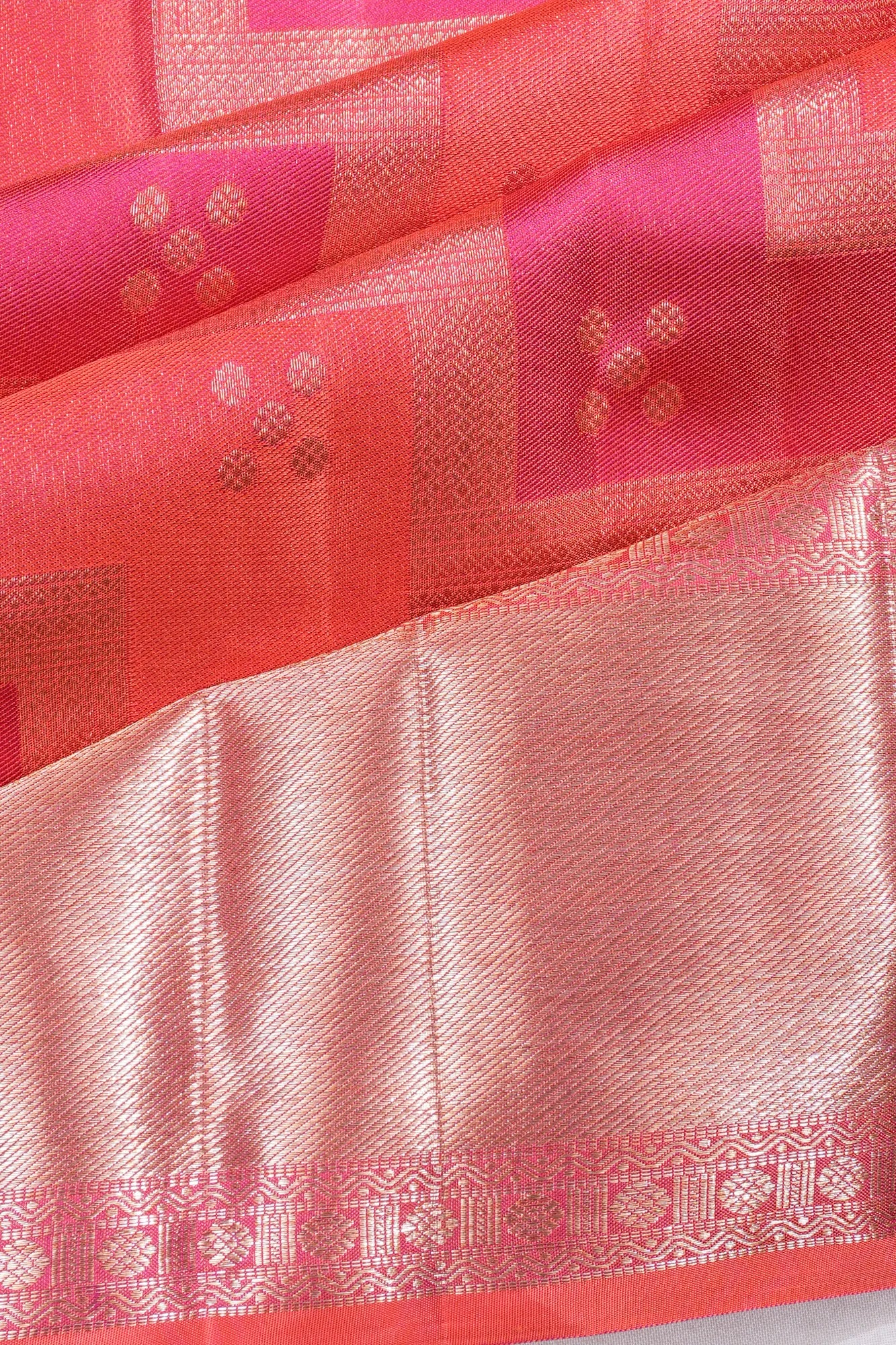 Taranga Kanchi Silk Zig Zag Lines And Butta Pink And Peach Saree