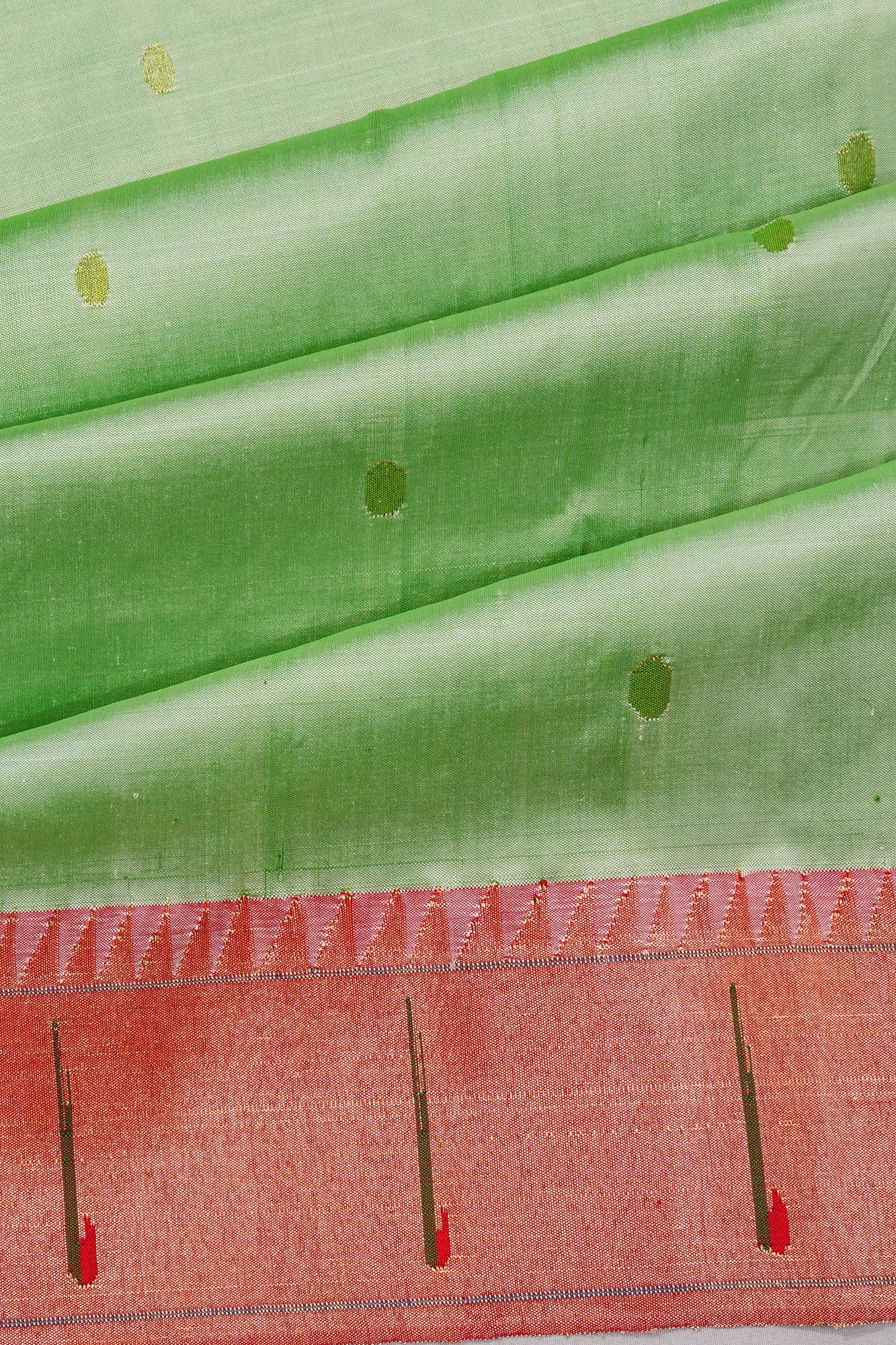 Paithani Silk Butta Pastel Green Saree With Single Muniya Border