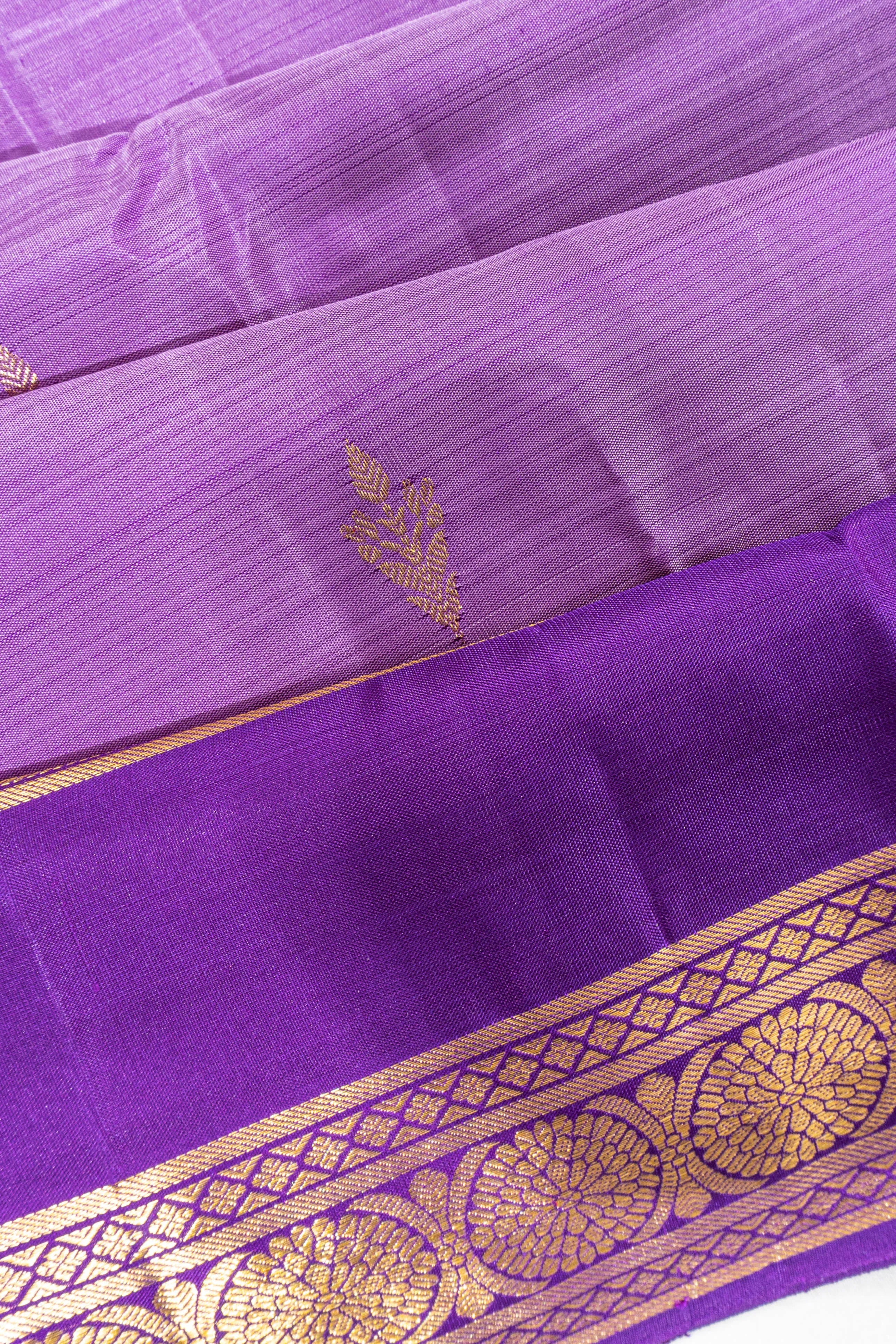 Taranga Kanchi Silk Butta Lavender Saree With Rettai Pettu Border