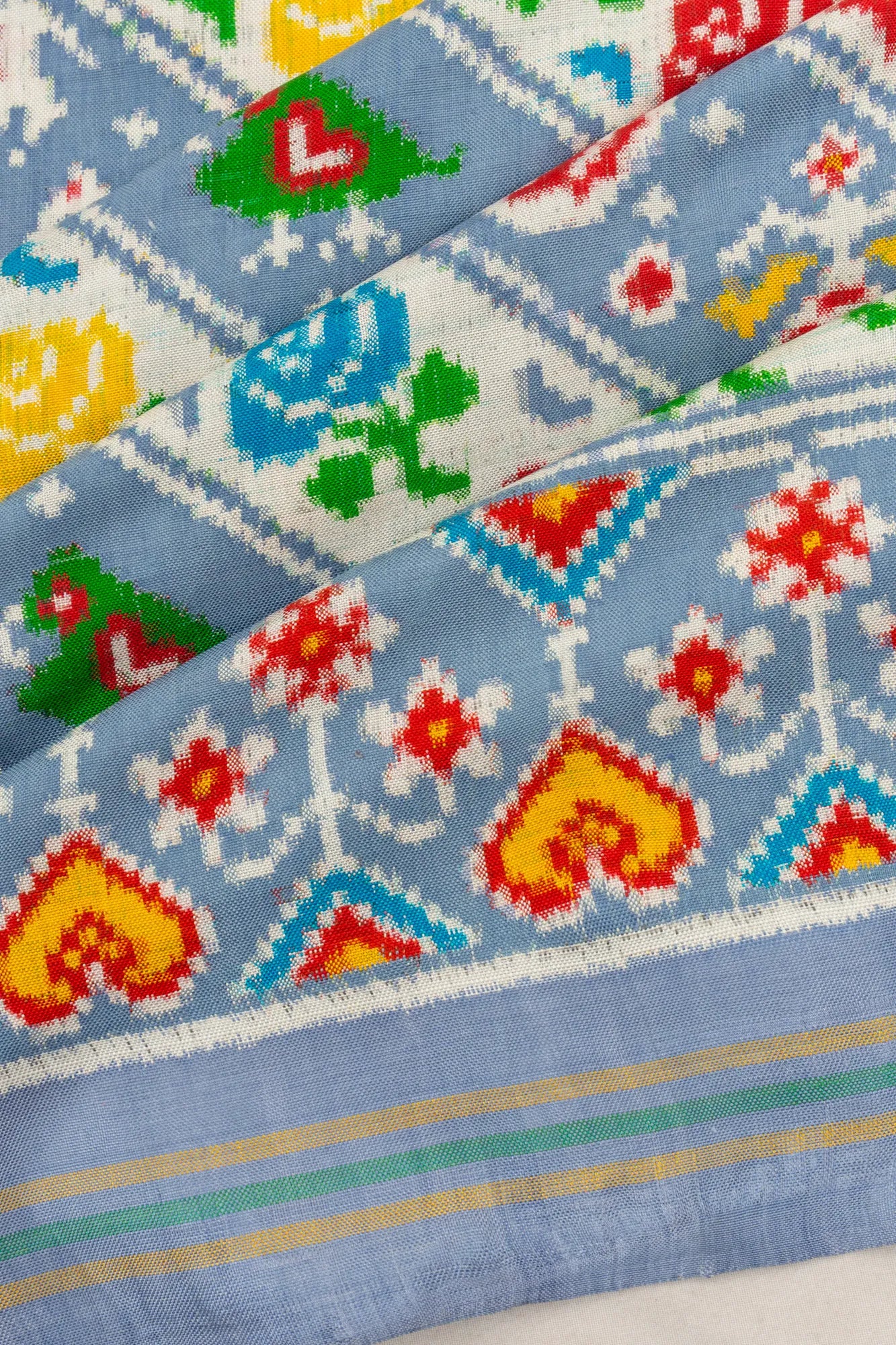 Patan Patola Silk Double Ikat 4 Figure Pastel Grey Saree