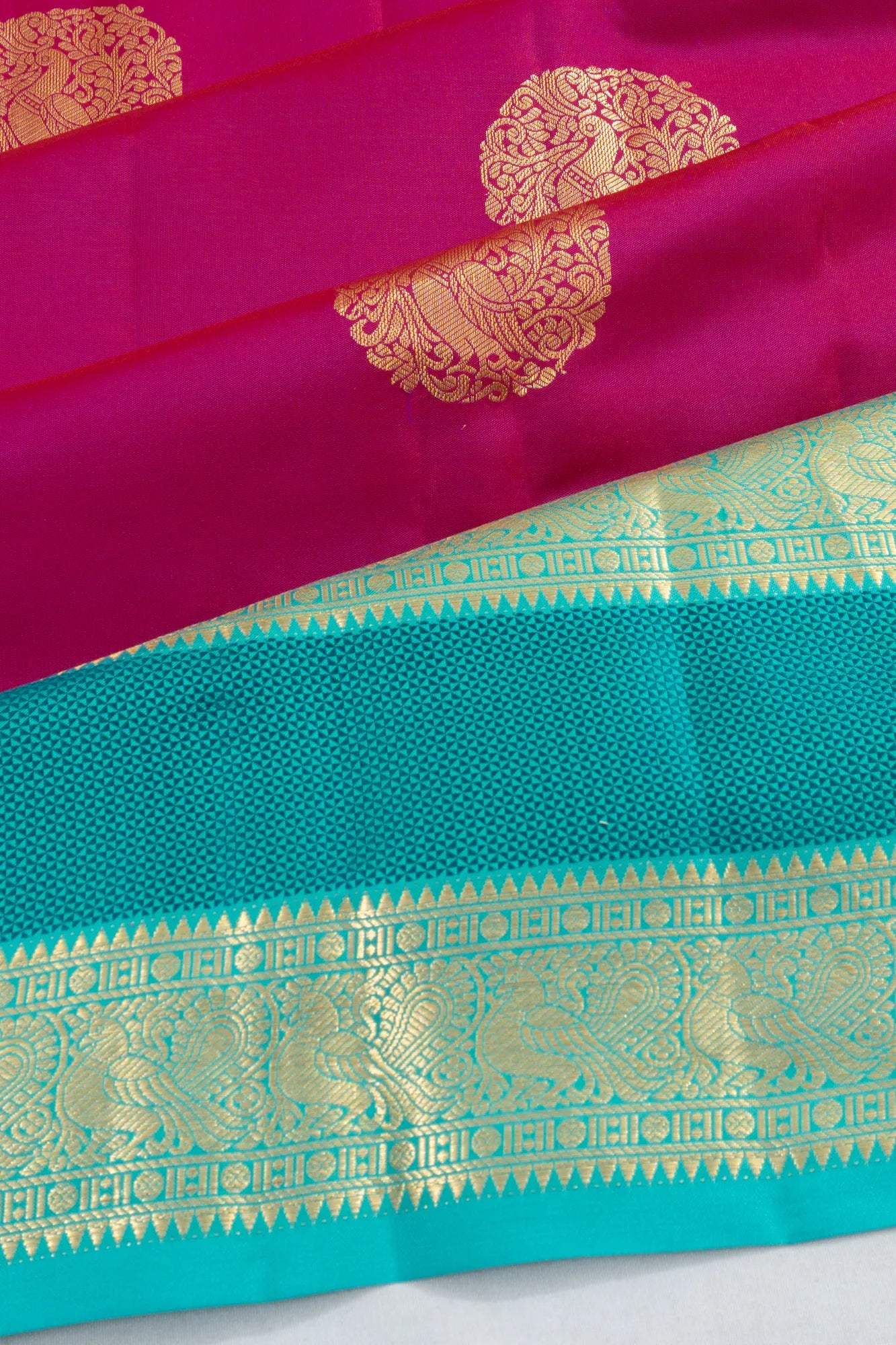 Taranga Kanchi Silk Butta Pink Saree With Rettai Pettu Border