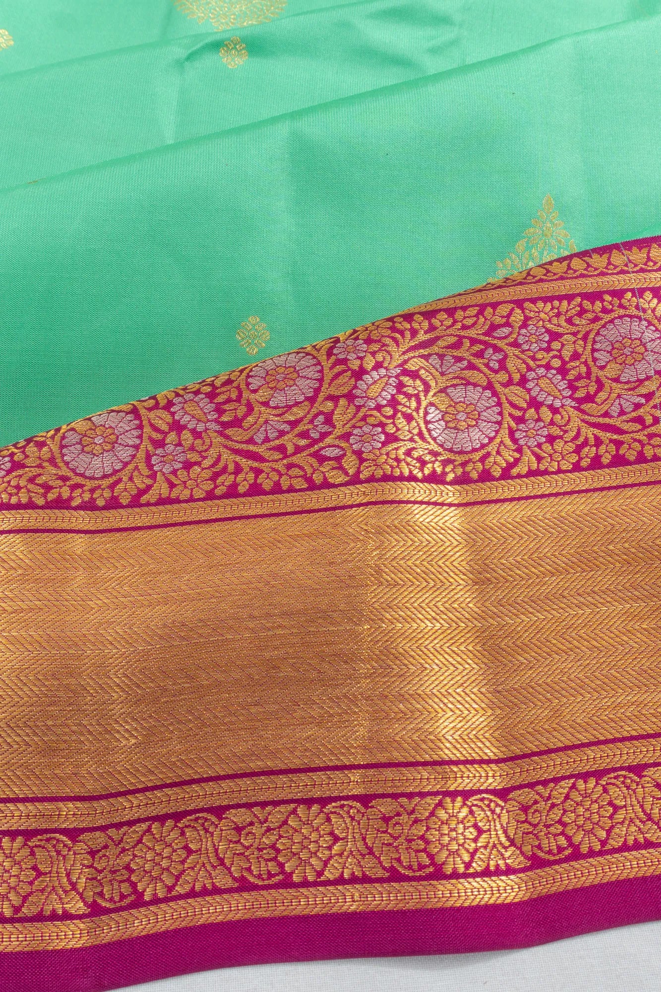 Gadwal Silk Butta Sea Green Saree