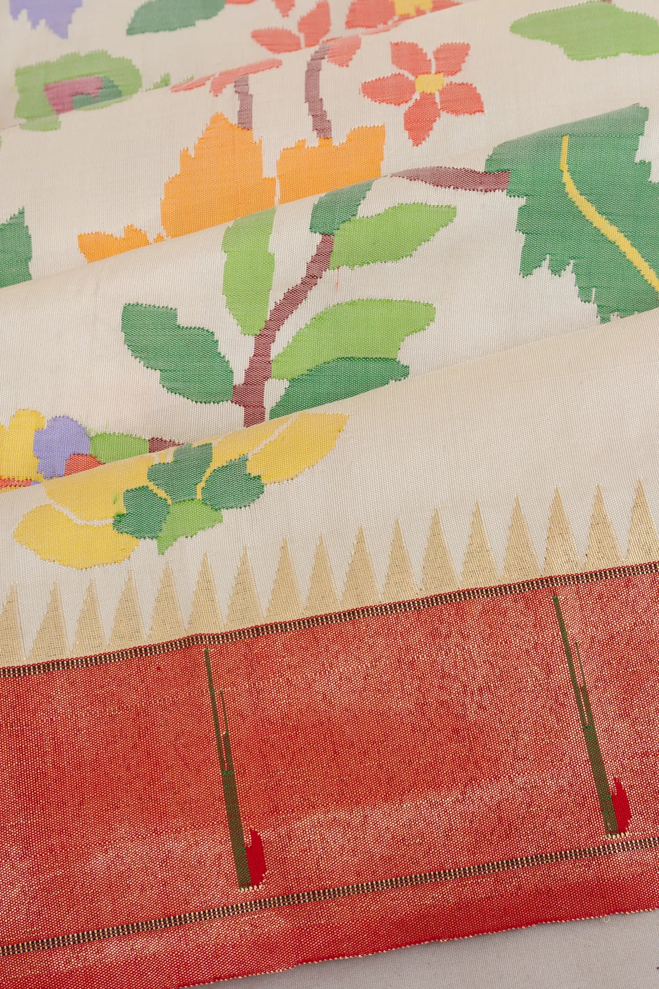 Paithani Silk Tissue All Over Jaal White Saree With Single Muniya Border