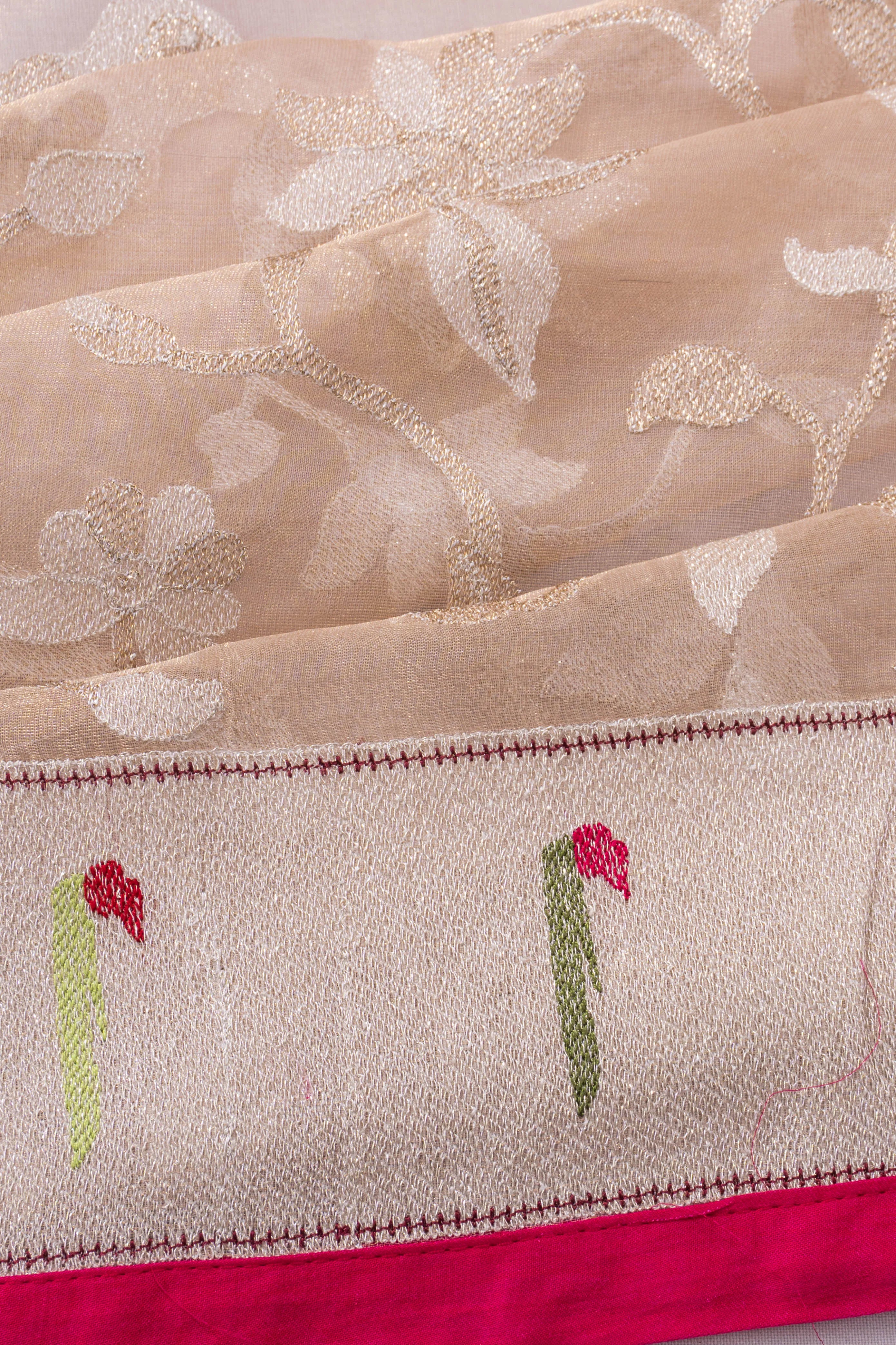 Organza Jaal Peach Saree With Bandhani Blouse