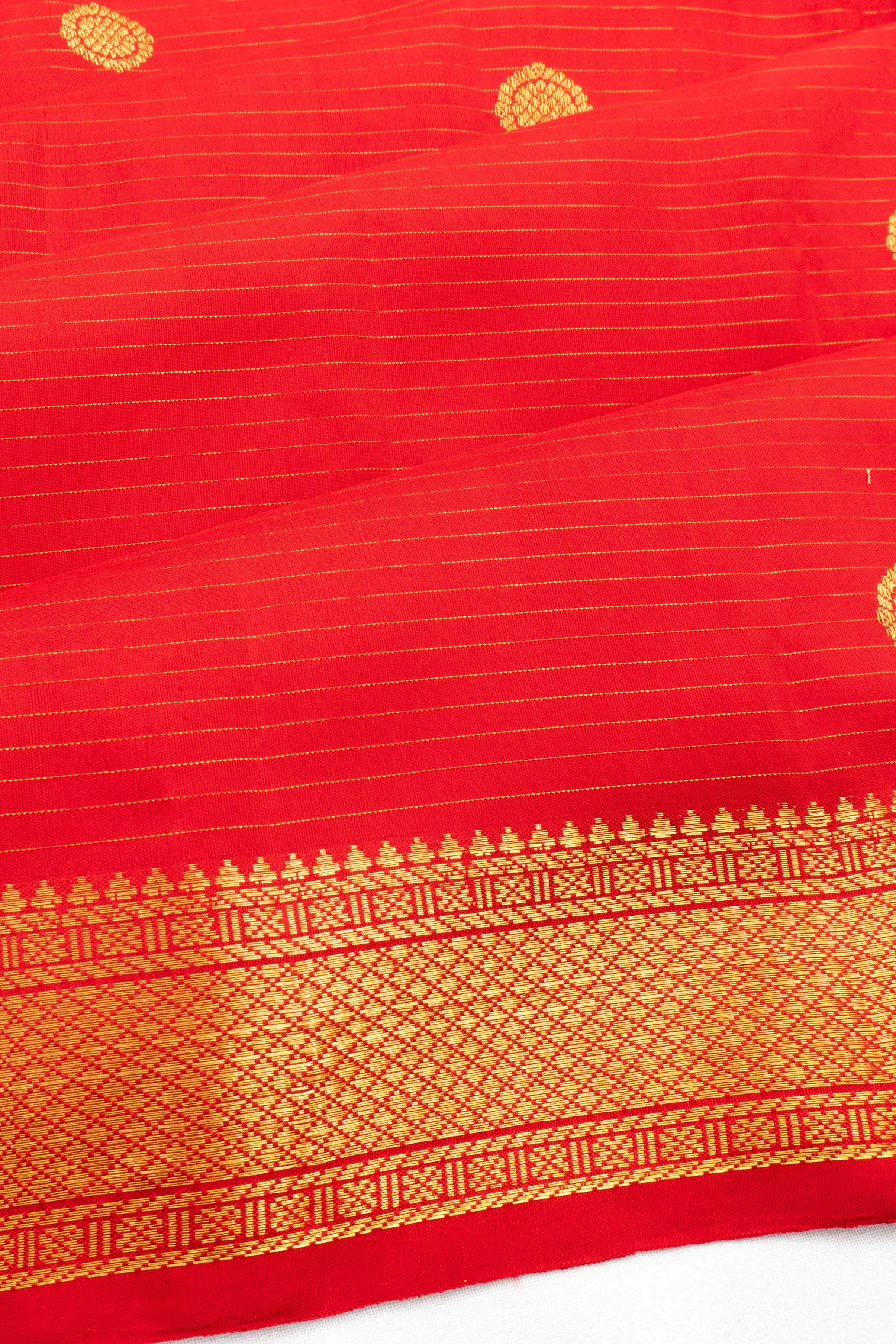 Gadwal Silk Lines And Butta Red Saree
