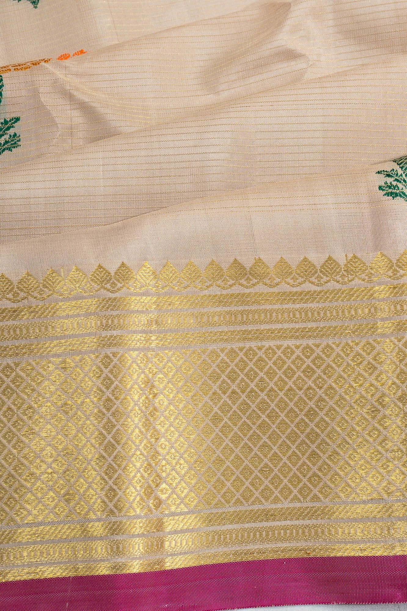 Gadwal Silk Lines And Butta Beige Saree