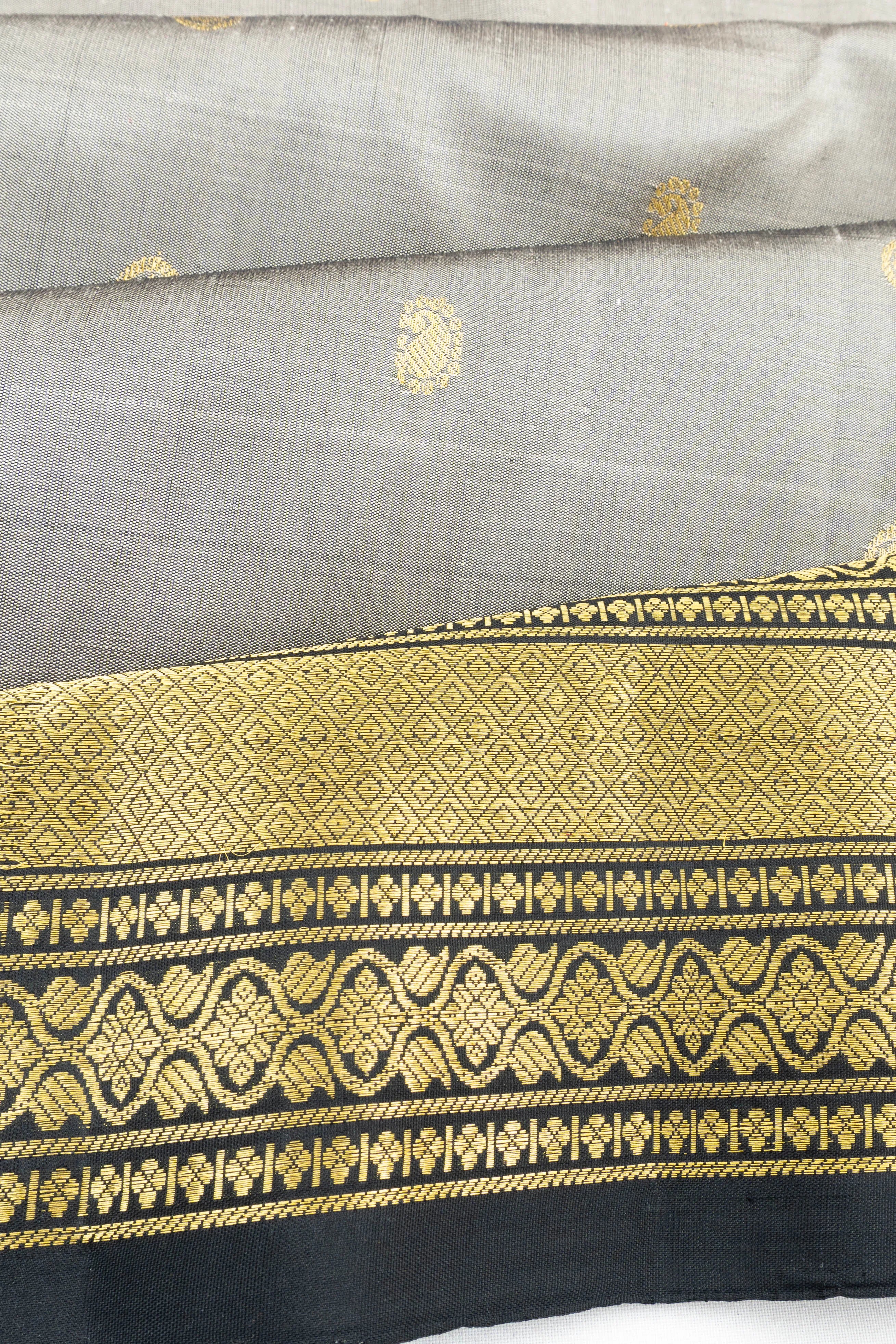 Gadwal Silk Butta Pastel Grey Saree