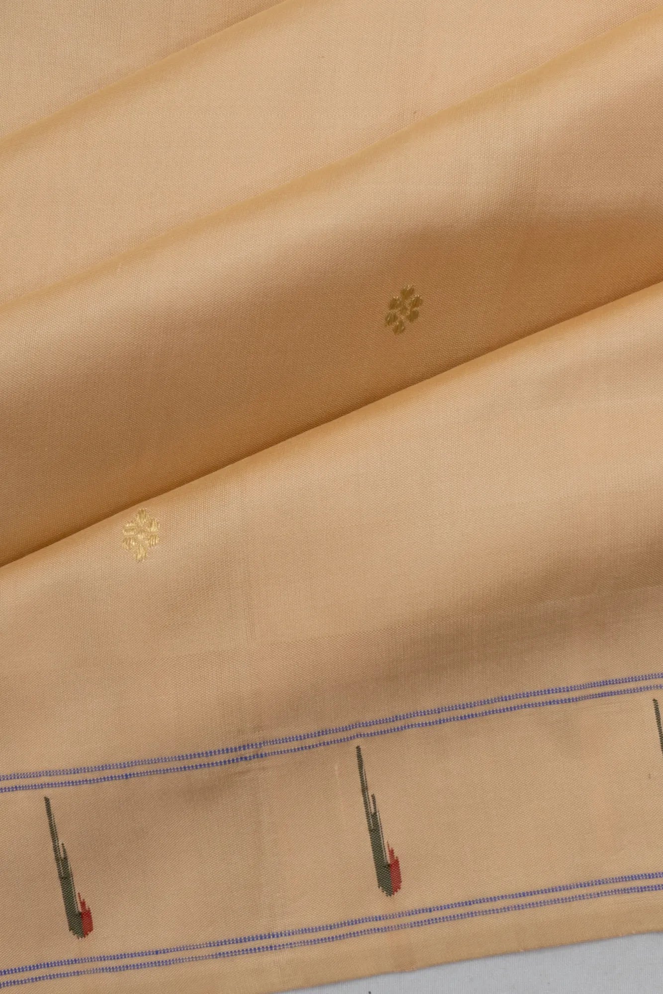 Paithani Silk Butta Beige Saree With Single Muniya Border