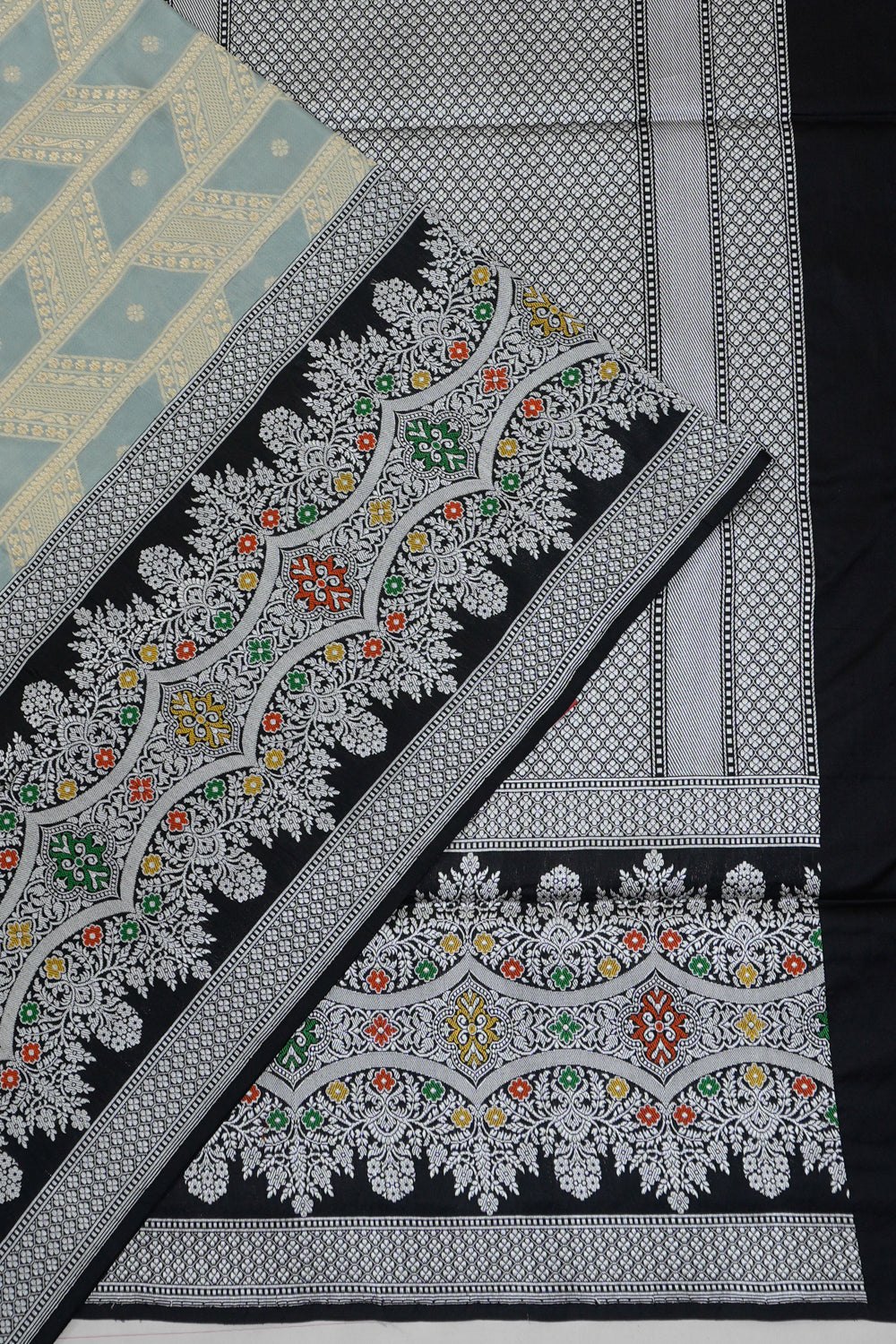 Vaanya Banaras Silk Brocade Cream Saree