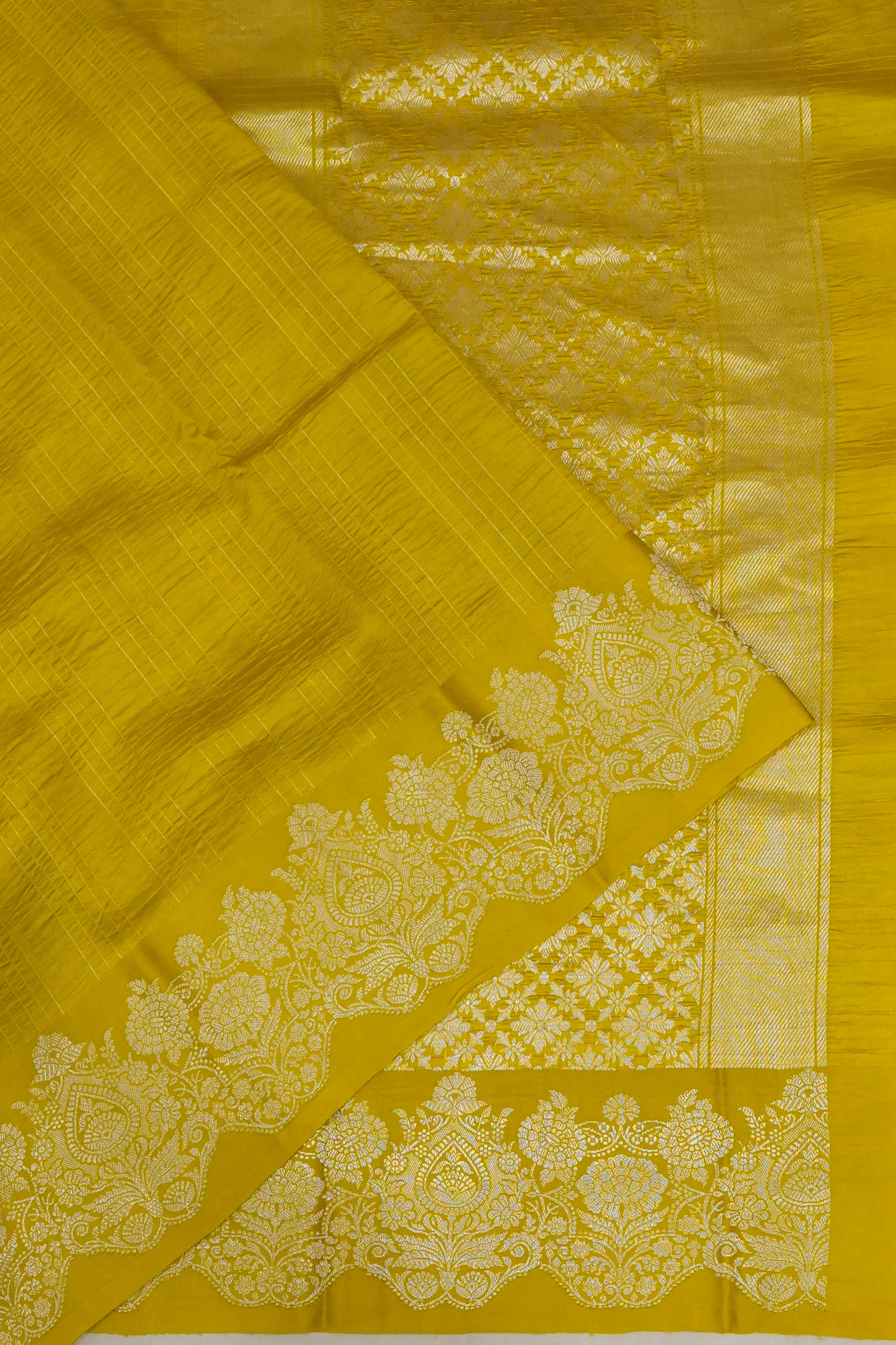 Vaanya Banaras Silk Checks Mehandi Green Saree