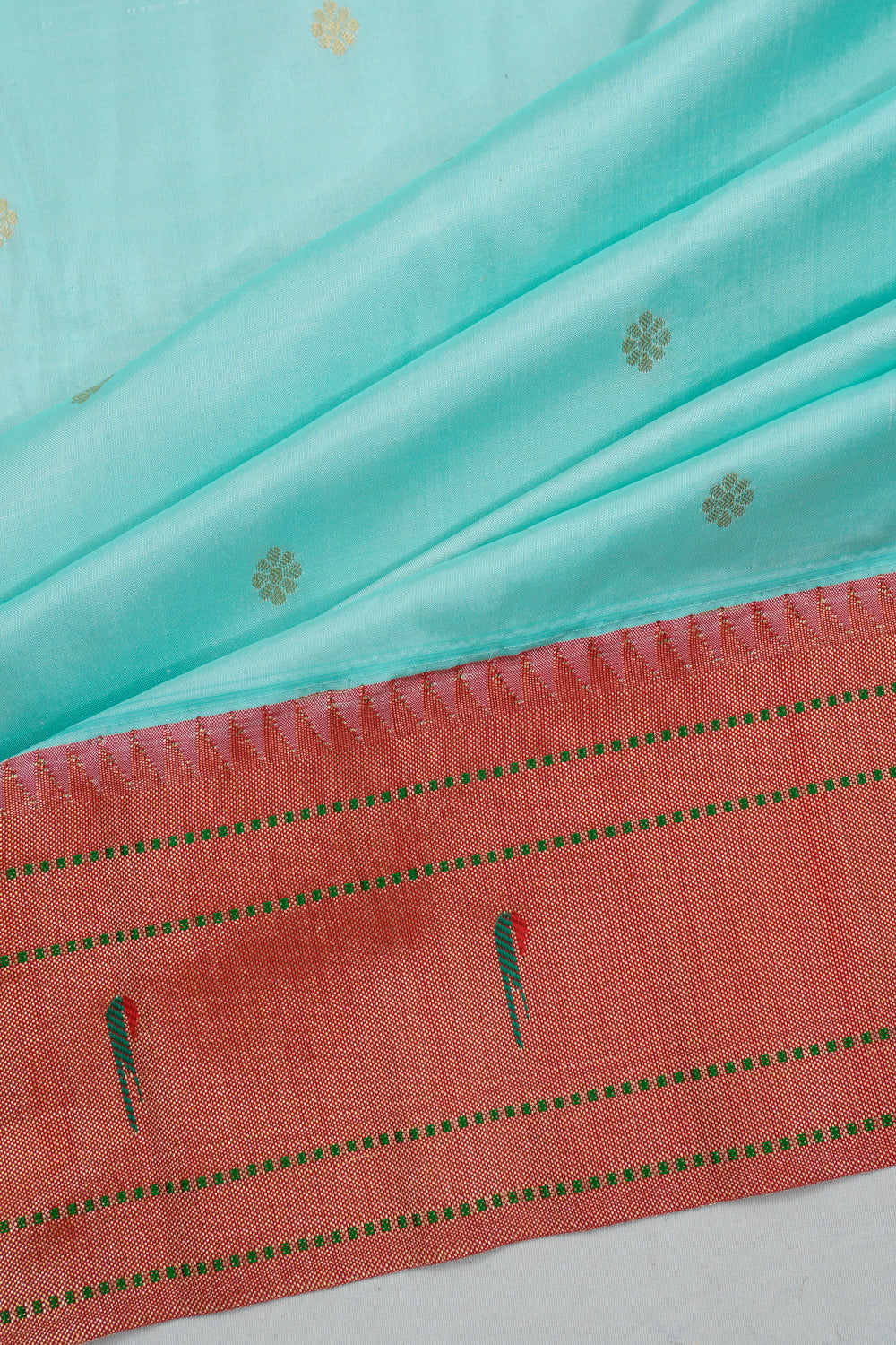 Muniya Silk Butta Sky Blue Saree With Single Muniya Border