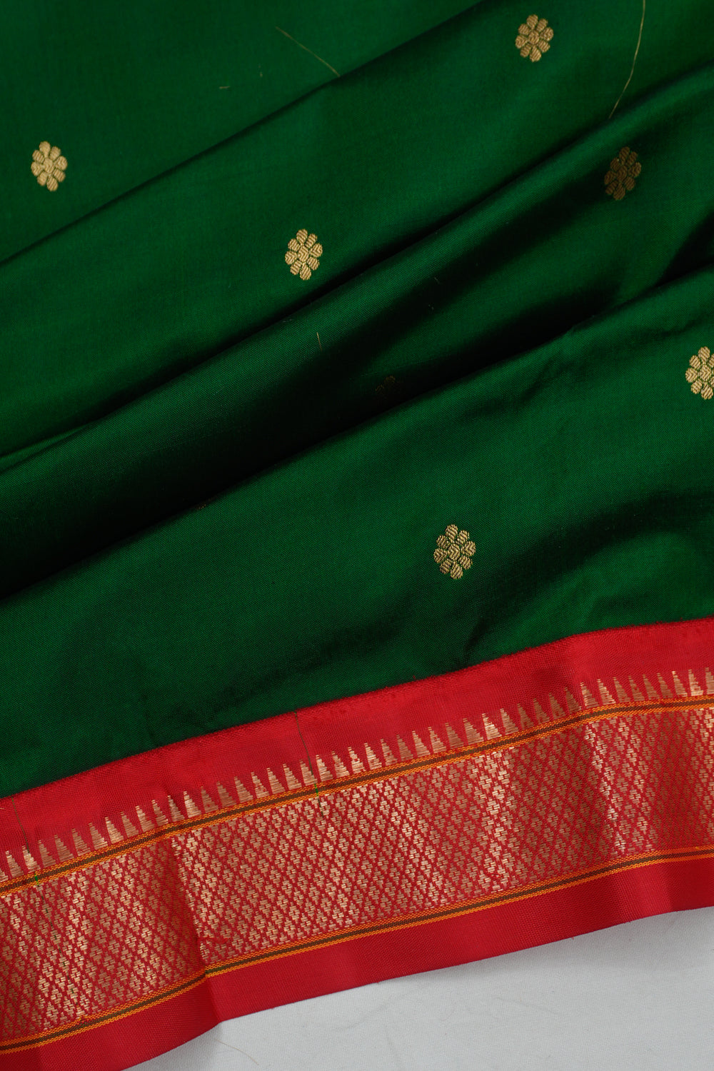 Muniya Silk Butta Green Saree