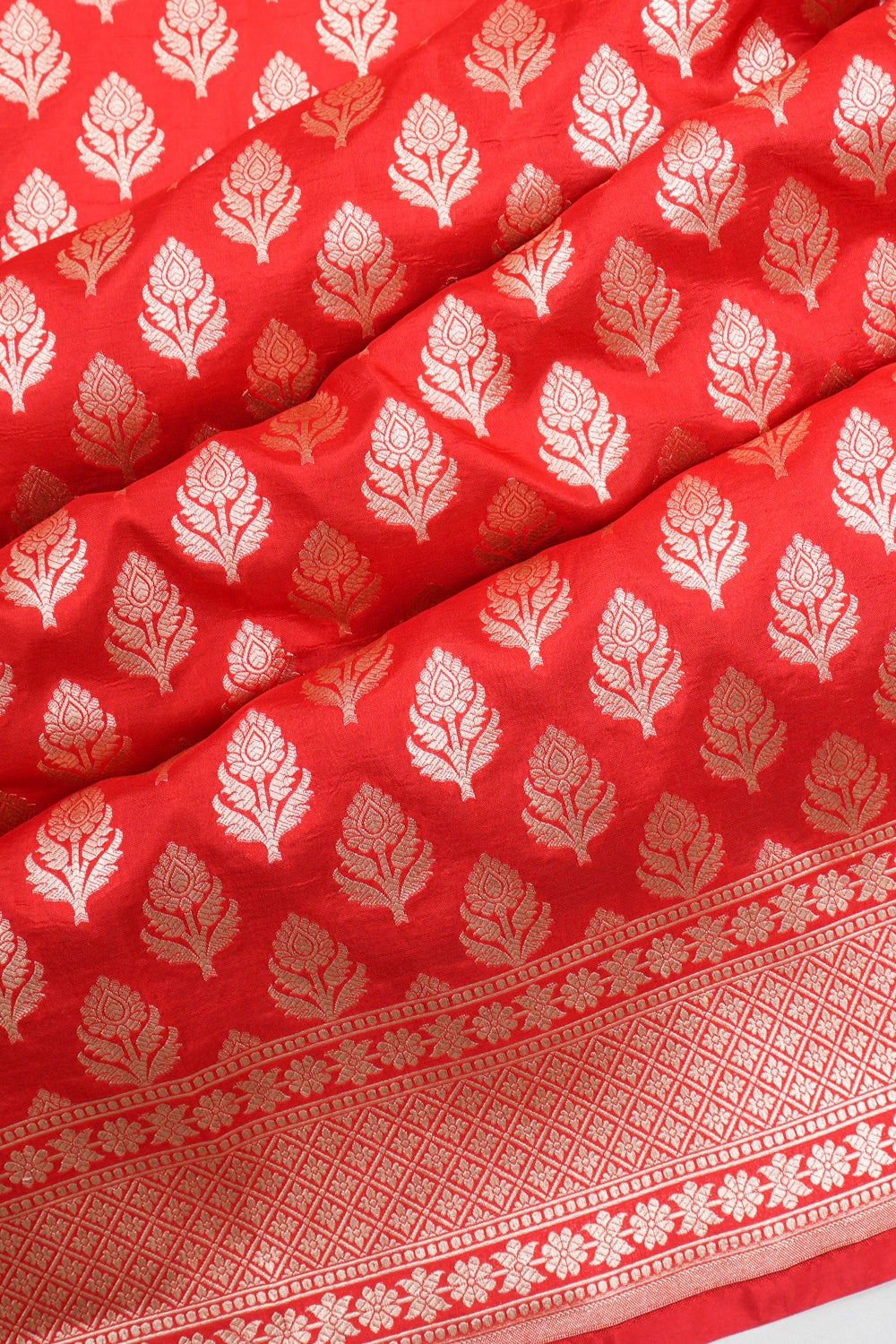 Vaanya Banaras Silk Brocade Red Saree
