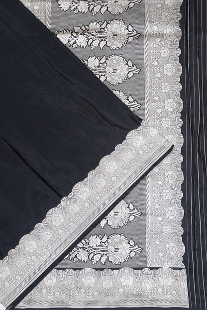 Vaanya Banaras Silk Plain Black Saree