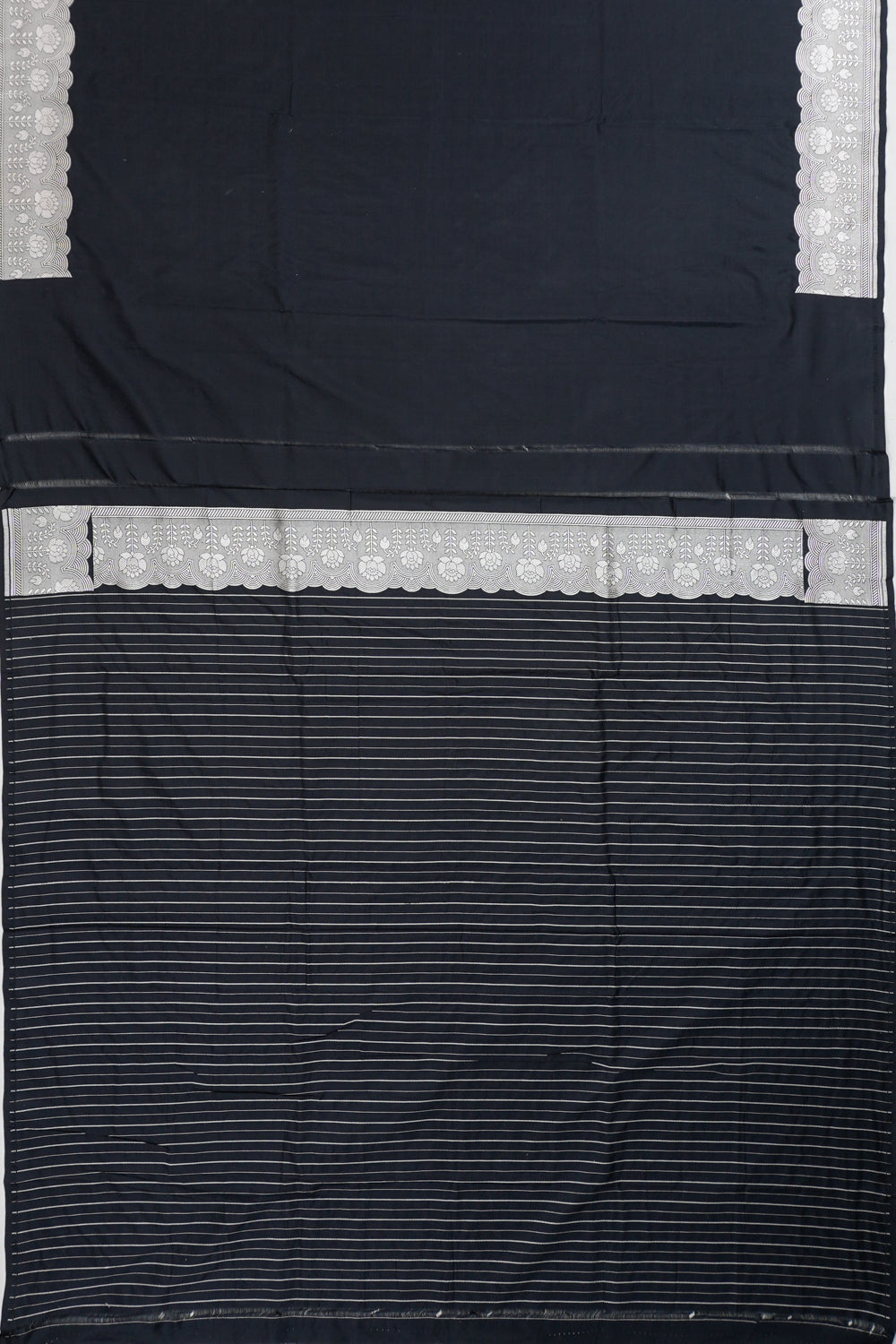 Vaanya Banaras Silk Plain Black Saree