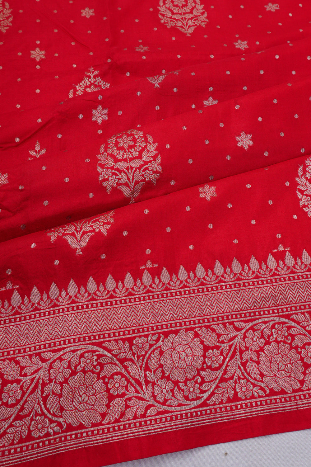 Vaanya Banaras Silk Brocade Red Saree