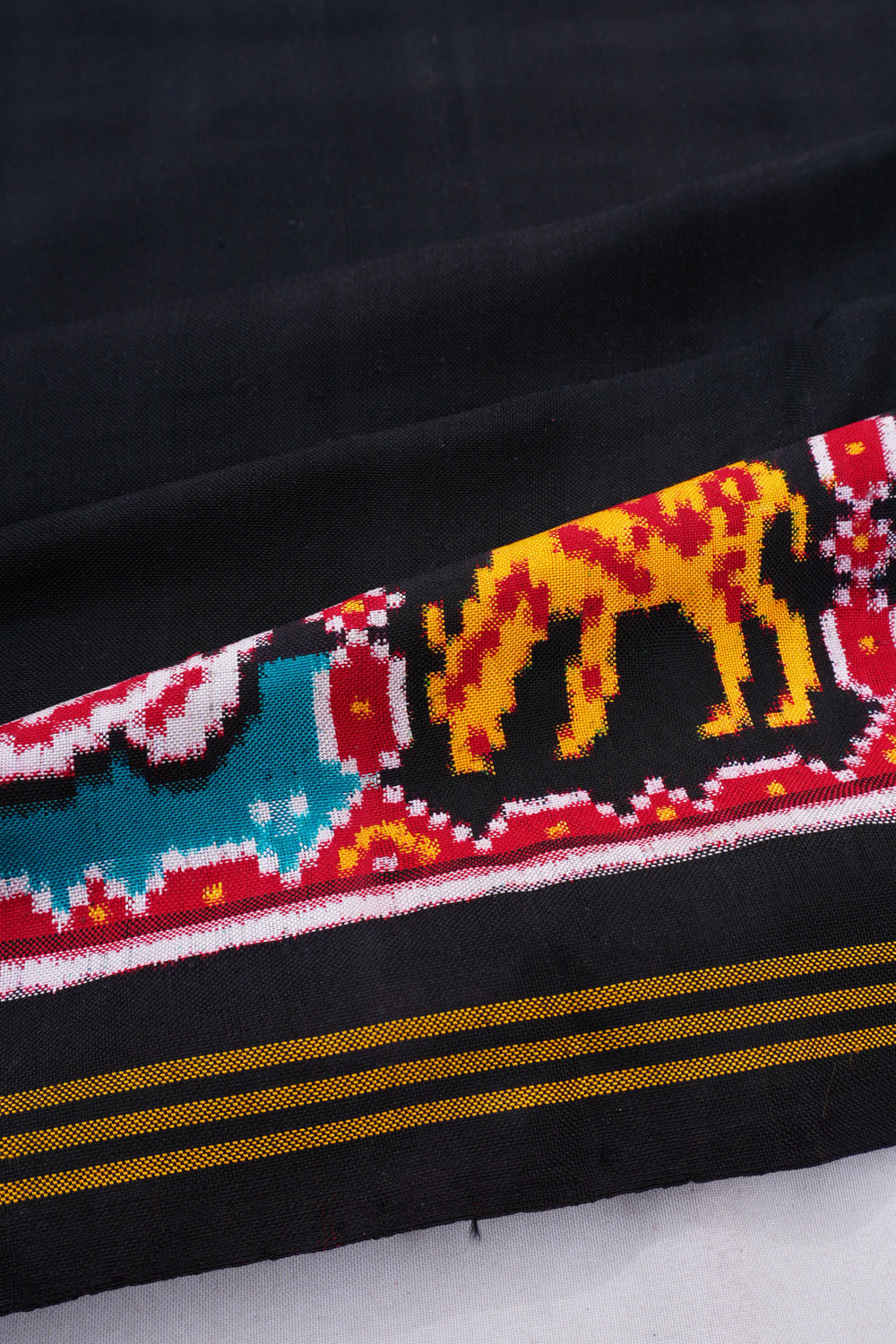 Patan Patola Silk Double Ikat Plain Black Saree With 6 Figure Border