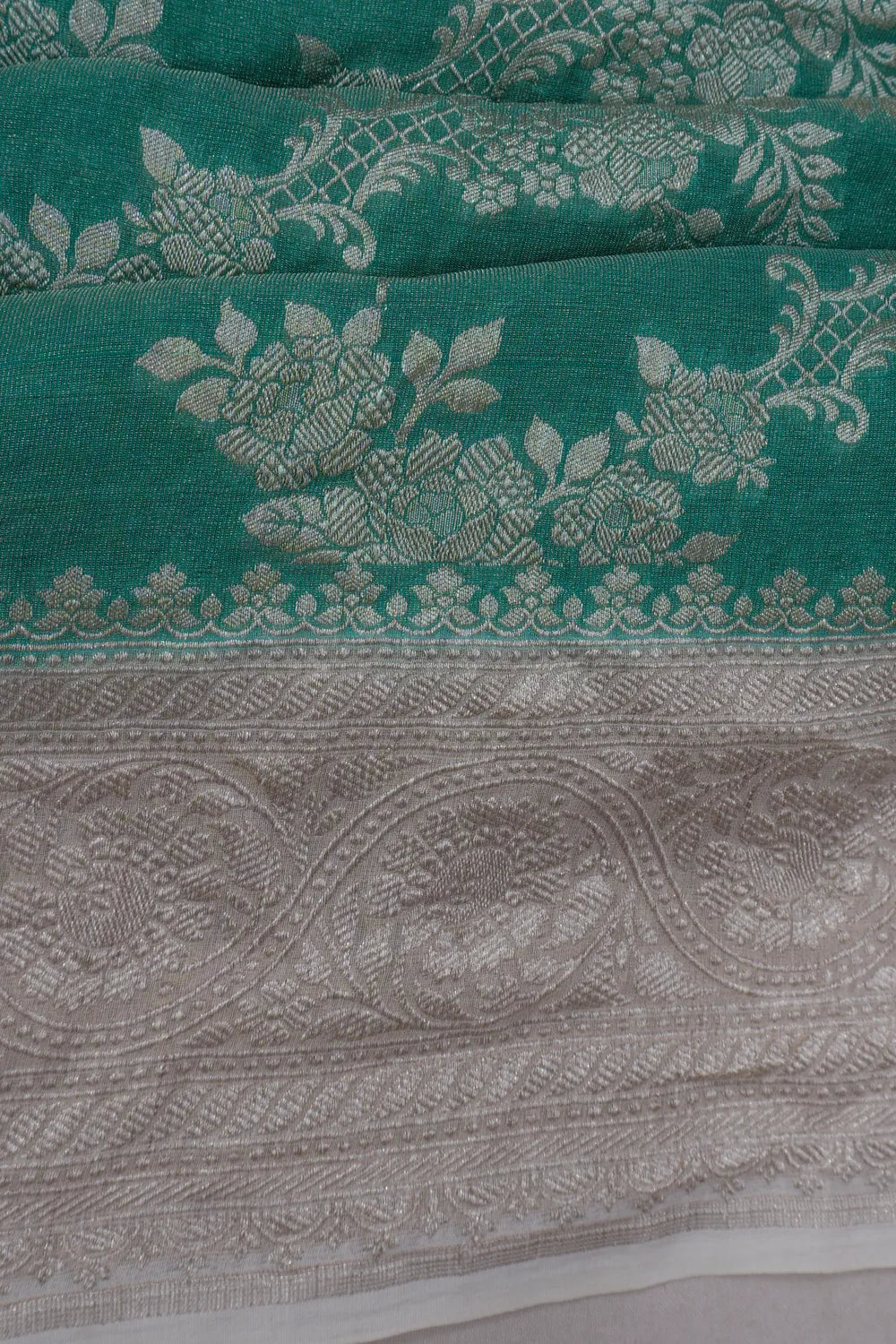 Vaanya Banaras Georgette Brocade Green Saree