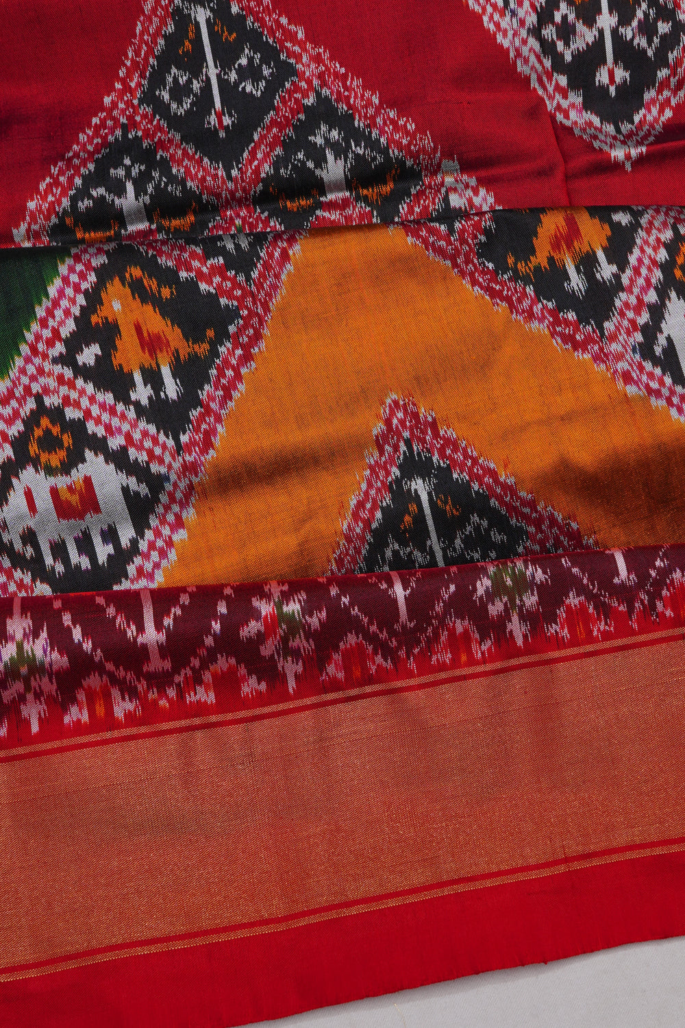 Pochampally Silk Ikat Zig Zag Lines Multicolour Saree
