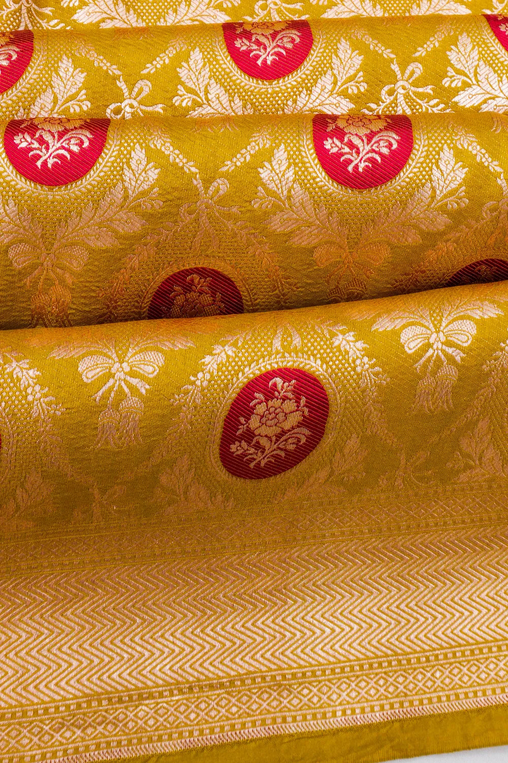 Vaanya Banaras Silk Brocade Mehendi Green Saree