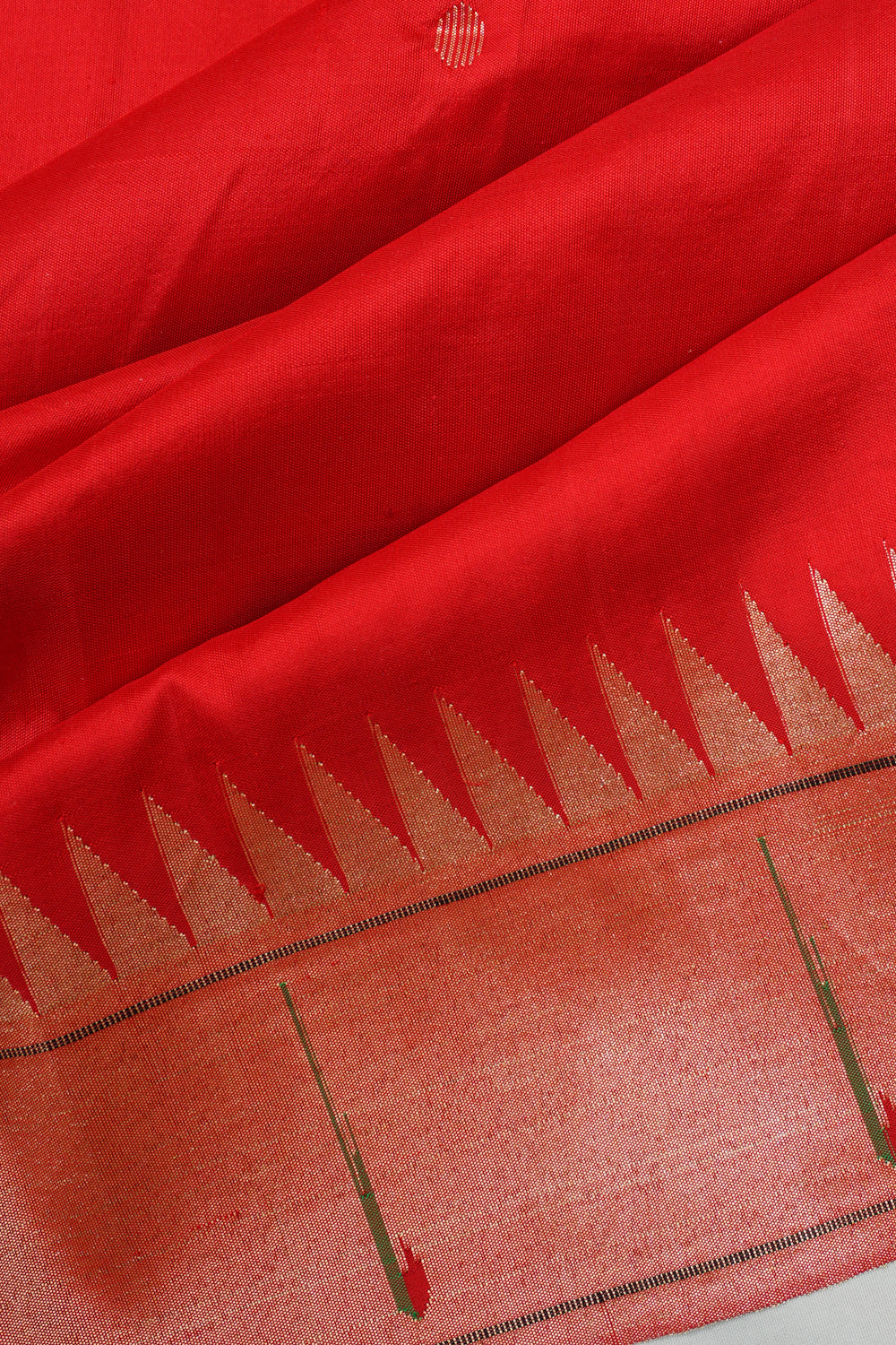 Paithani Silk Butta Red Saree With Single Muniya Border