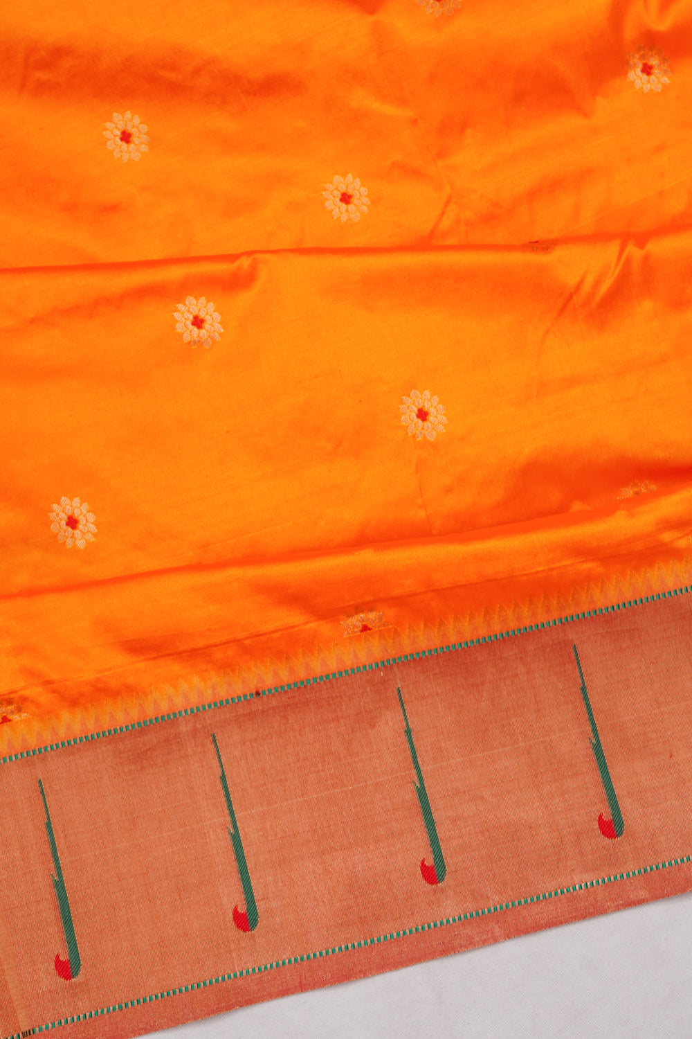 Muniya Silk Butta Yellow Saree With Single Muniya Border
