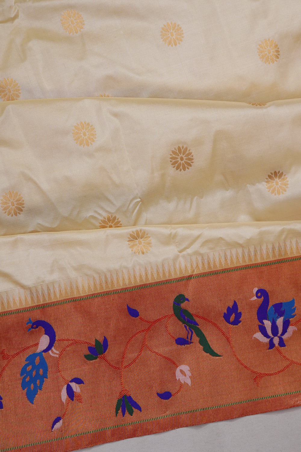 Muniya Silk Butta White Saree
