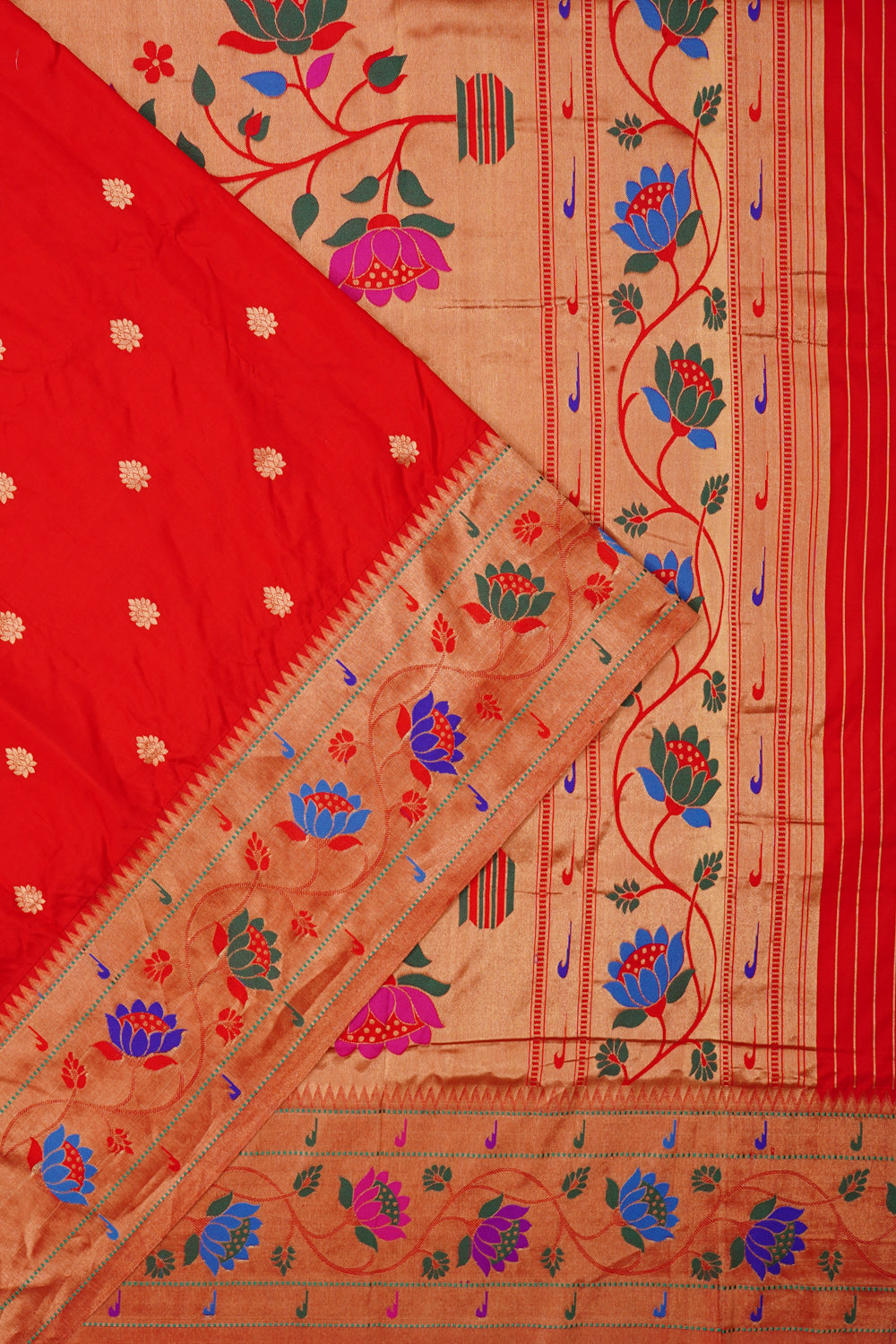 Muniya Silk Butta Red Saree