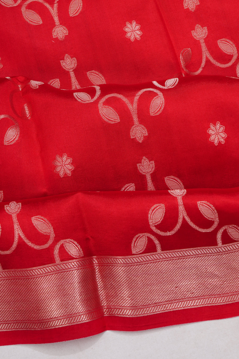 Vaanya Banaras Silk Brocade Red Saree