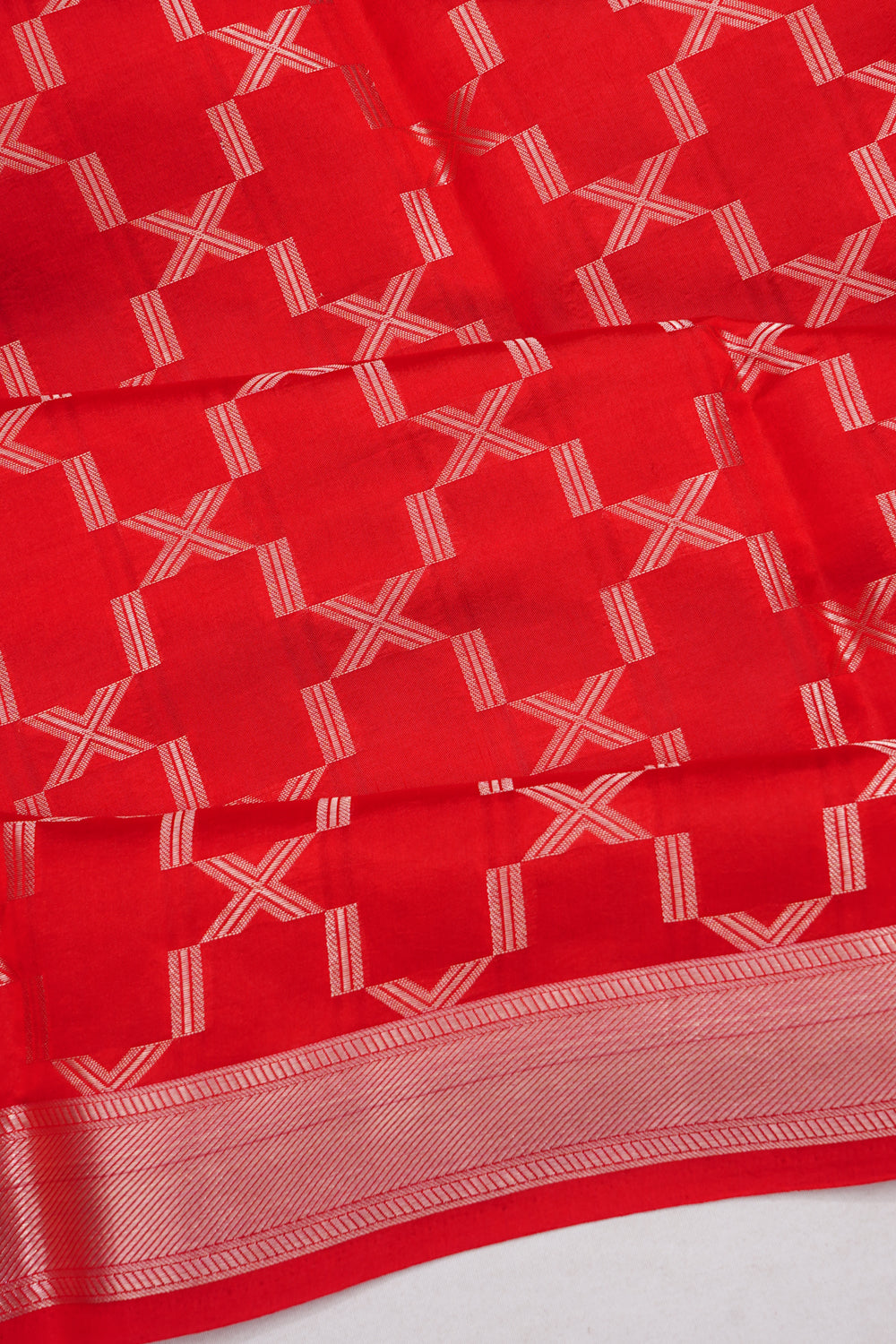 Vaanya Banaras Silk Brocade Red Saree