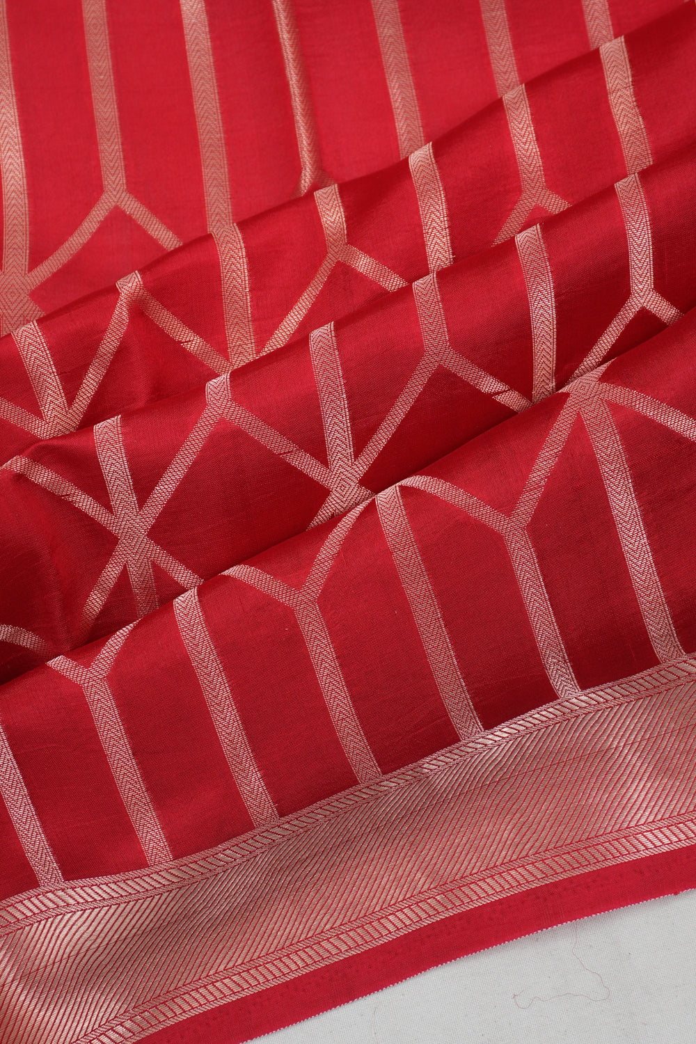 Vaanya Banaras Silk Brocade Red Saree