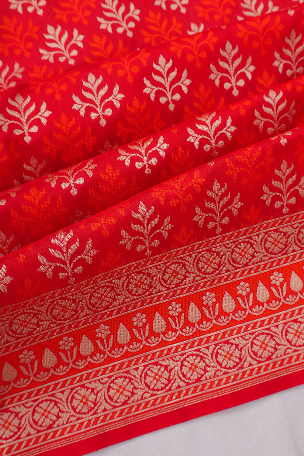 Vaanya Banaras Silk Brocade Red Saree