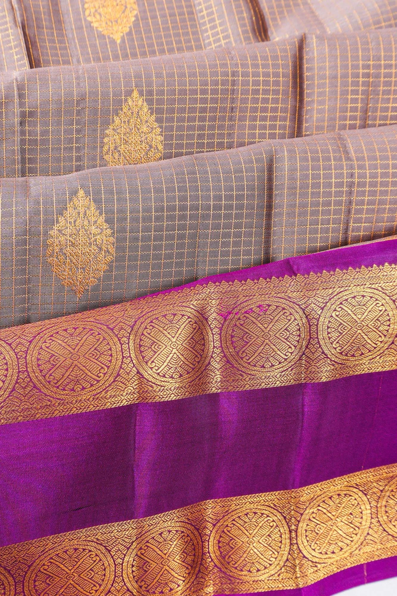 Taranga Kanchi Silk Checks And Butta Grey Saree With Rettai Pettu Border