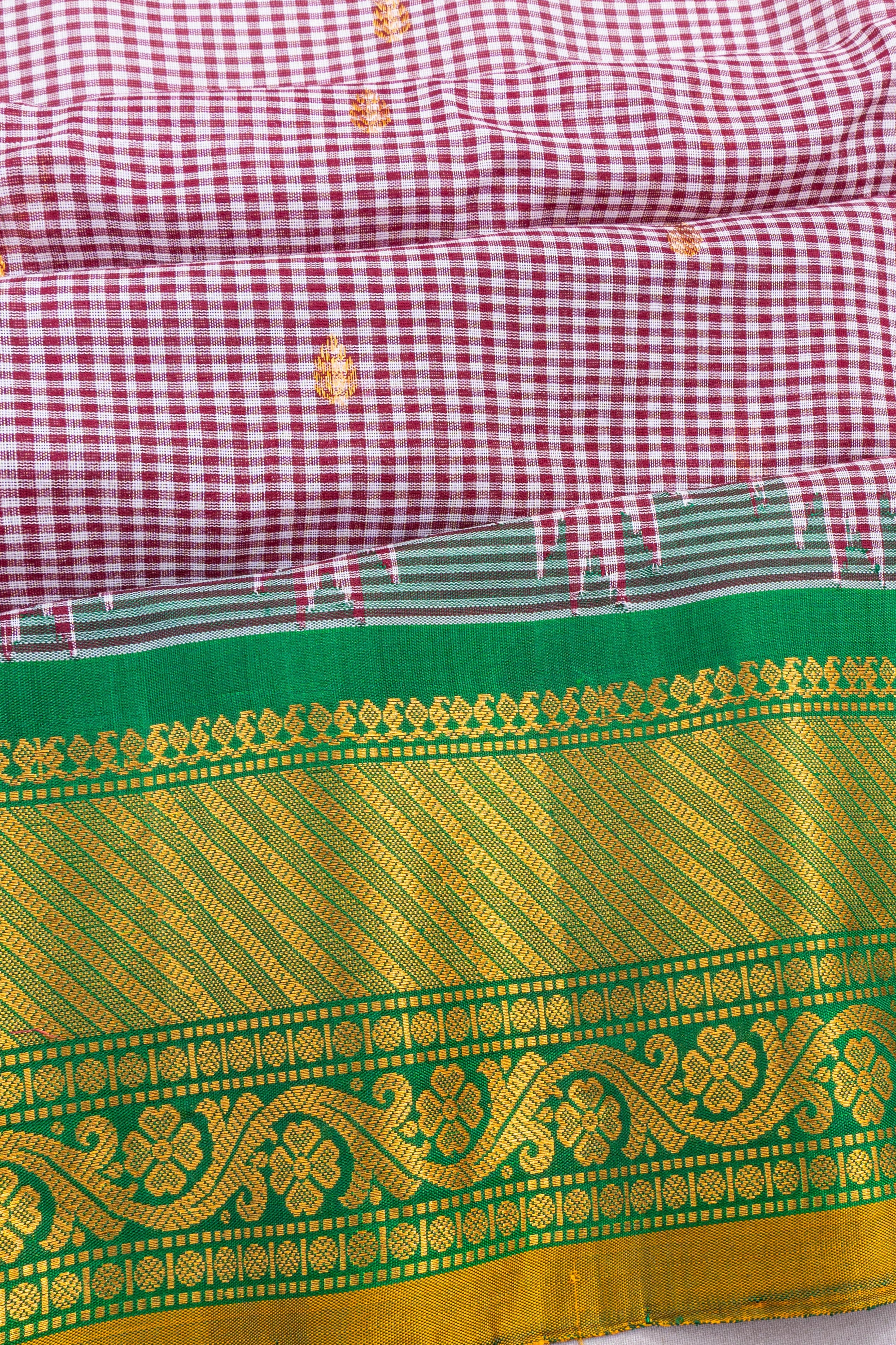Gadwal Cotton Checks And Butta White And Pink Saree
