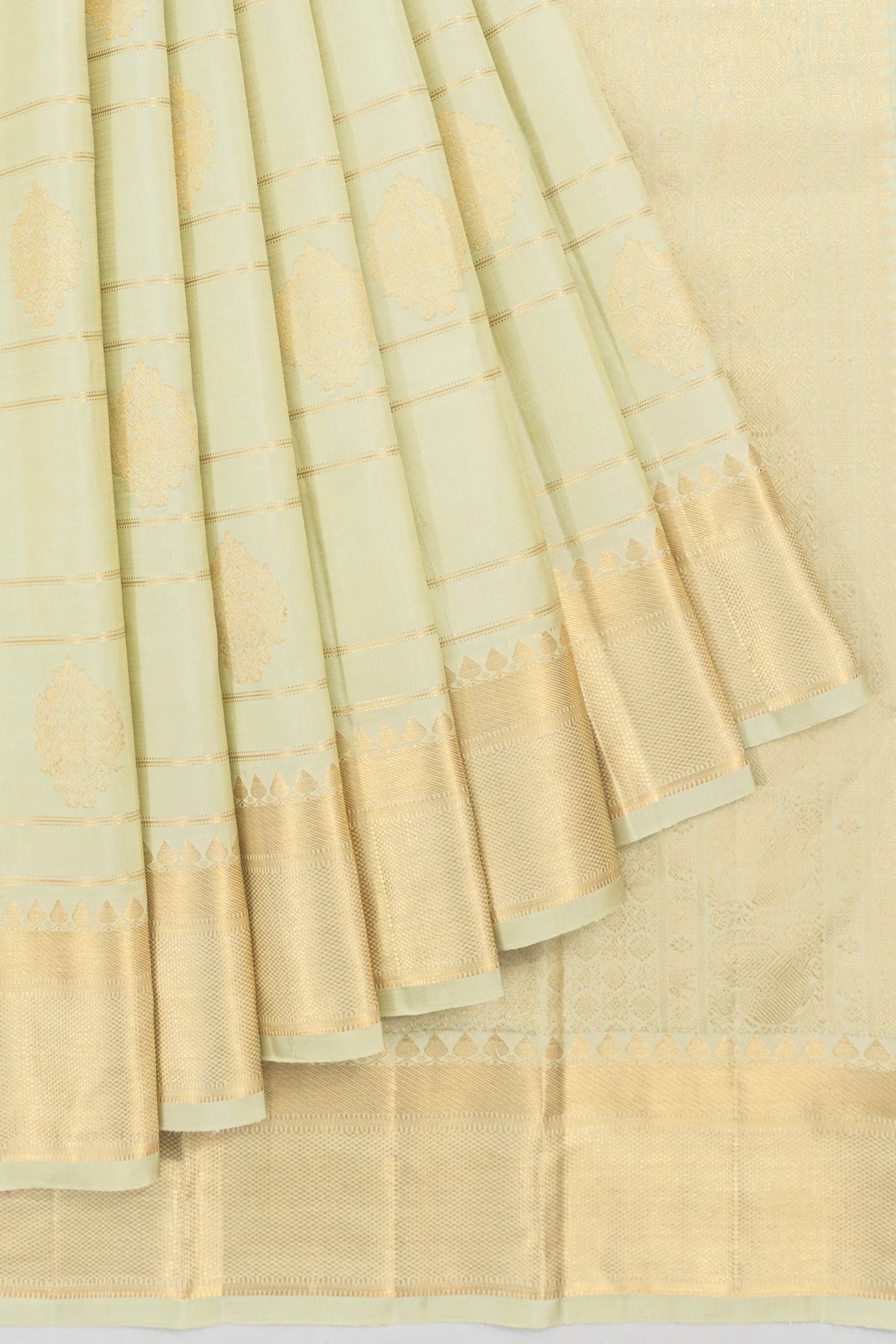 Kanchipuram Silk Lines And Butta Light Green Saree