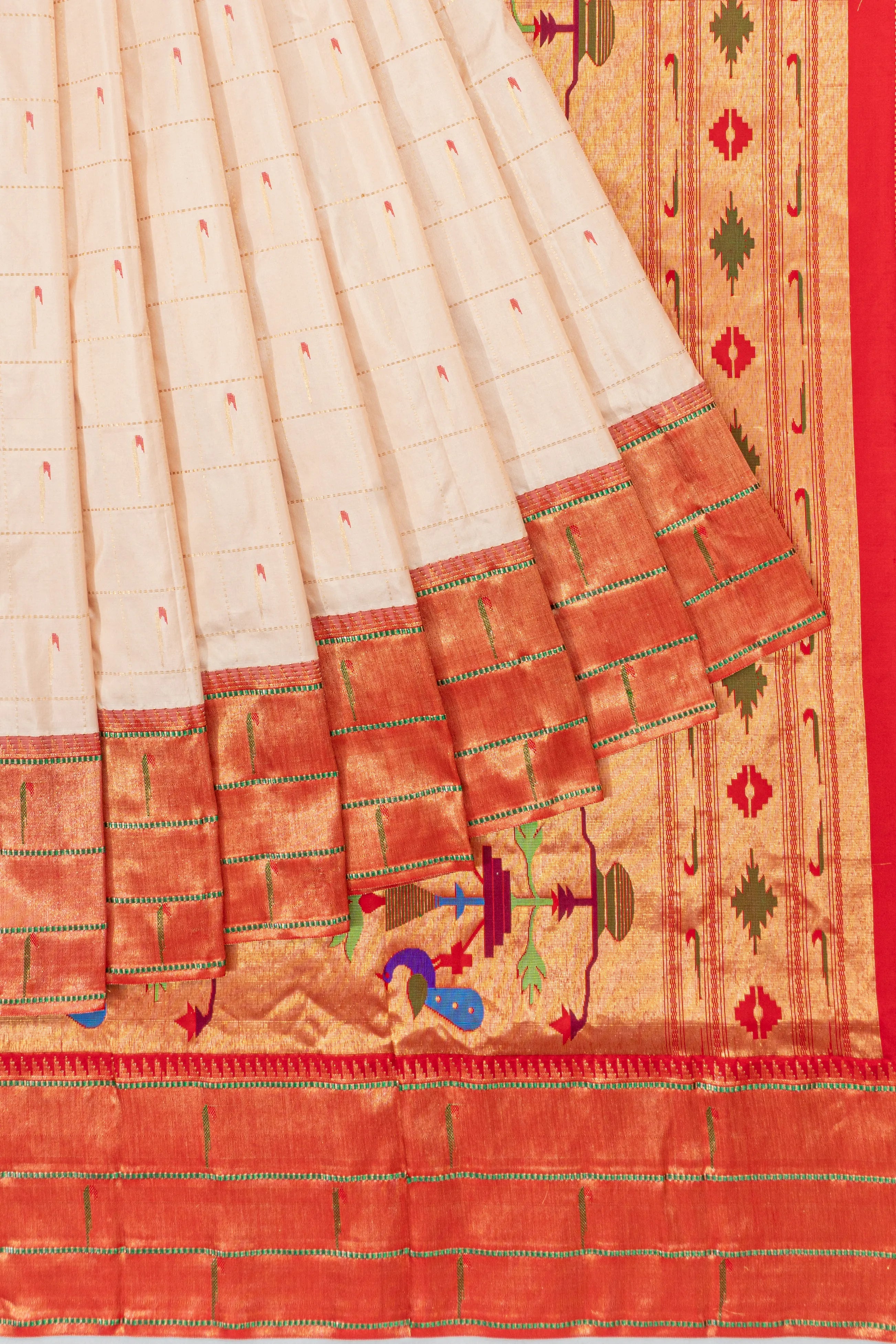 Muniya Silk Checks And Butta Cream Saree