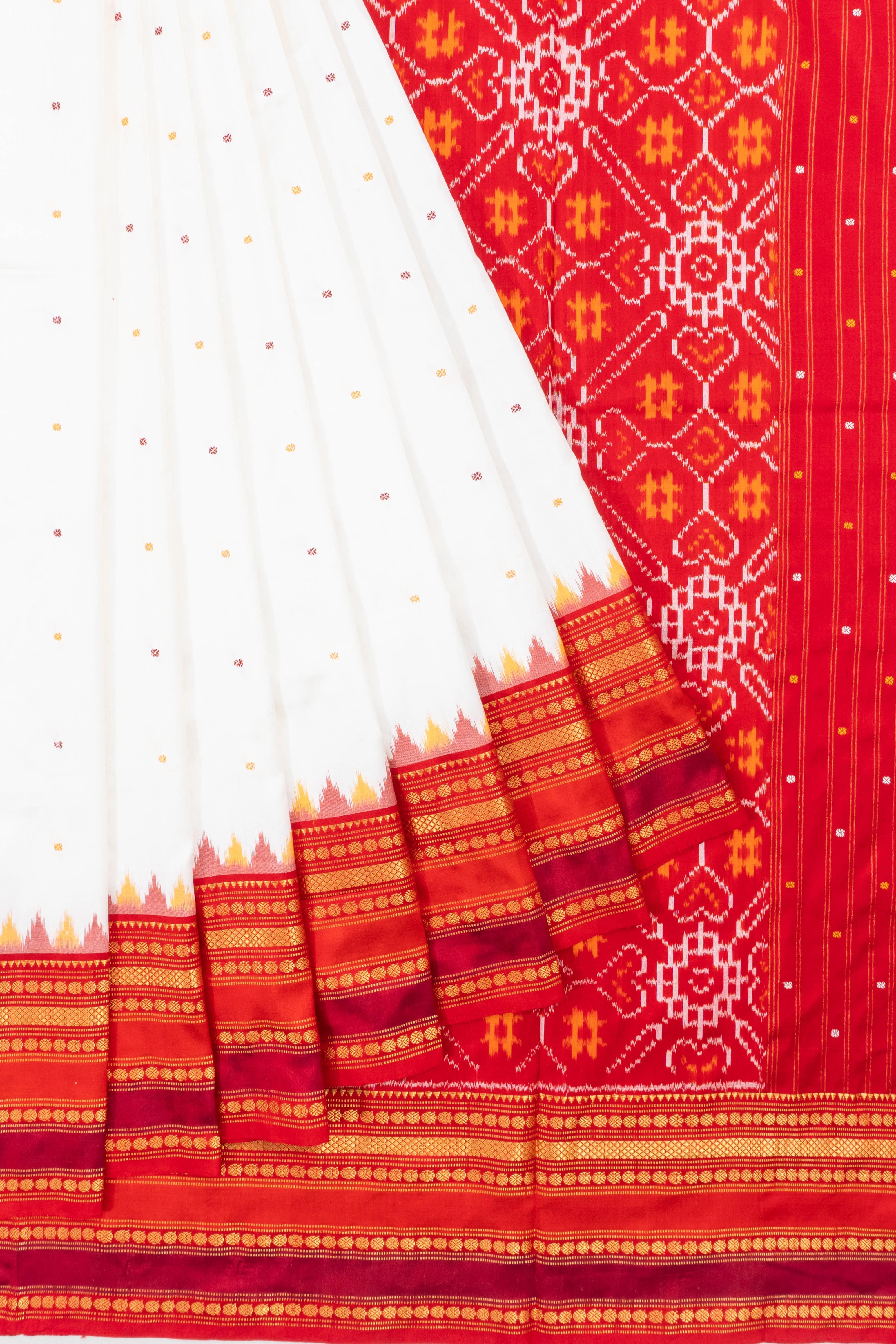 Pochampally Silk Ikat Butta White Saree